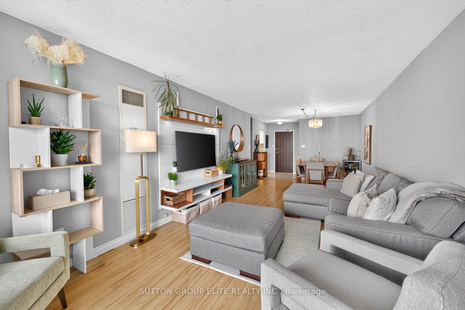 820 Burnhamthorpe Road 2010 Property Photo 8