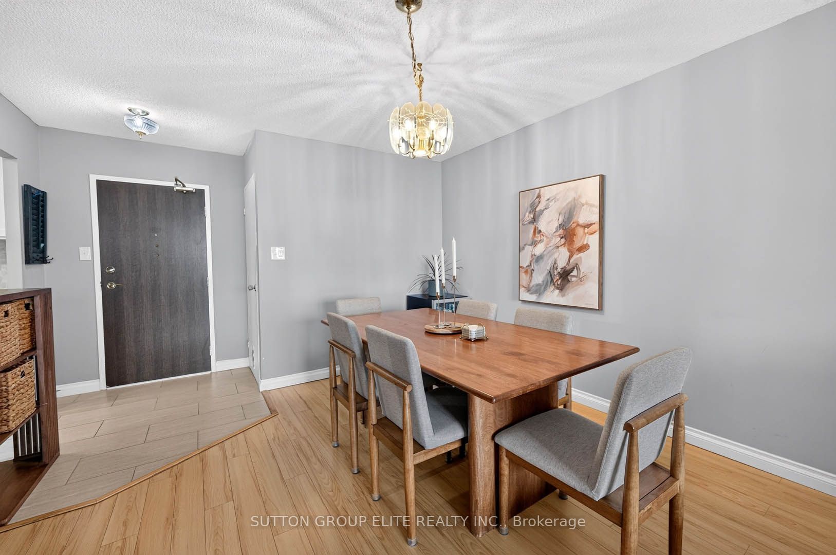 820 Burnhamthorpe Road 2010 Property Photo 10