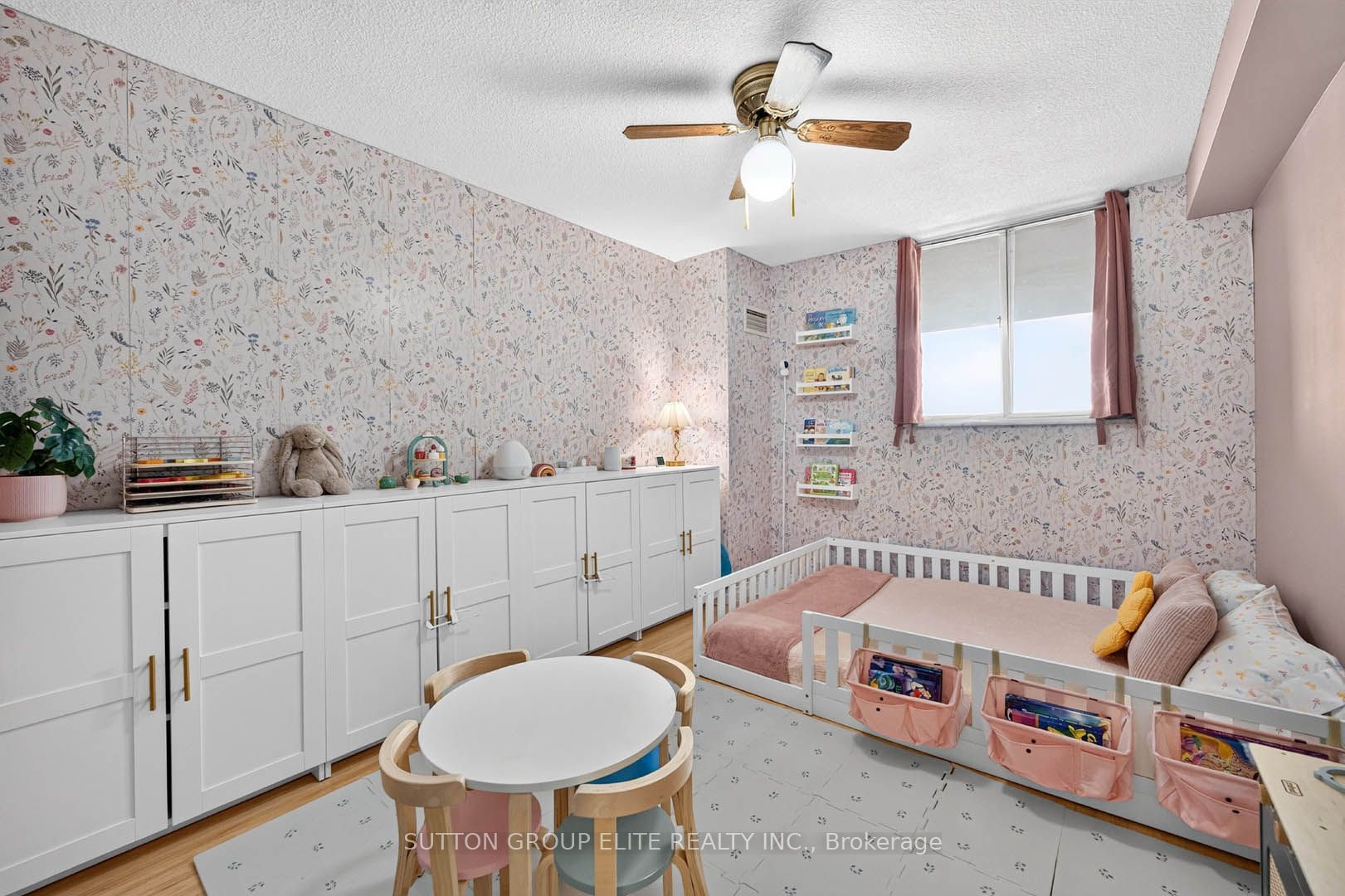 820 Burnhamthorpe Road 2010 Property Photo 24