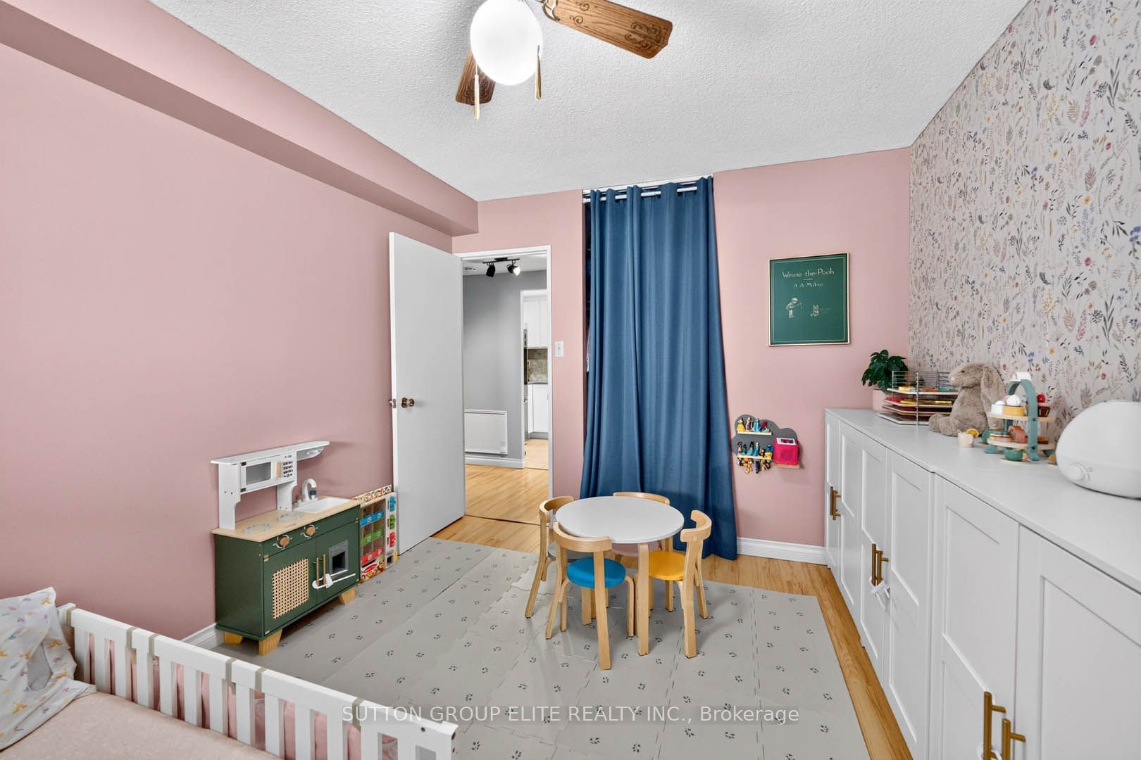 820 Burnhamthorpe Road 2010 Property Photo 25