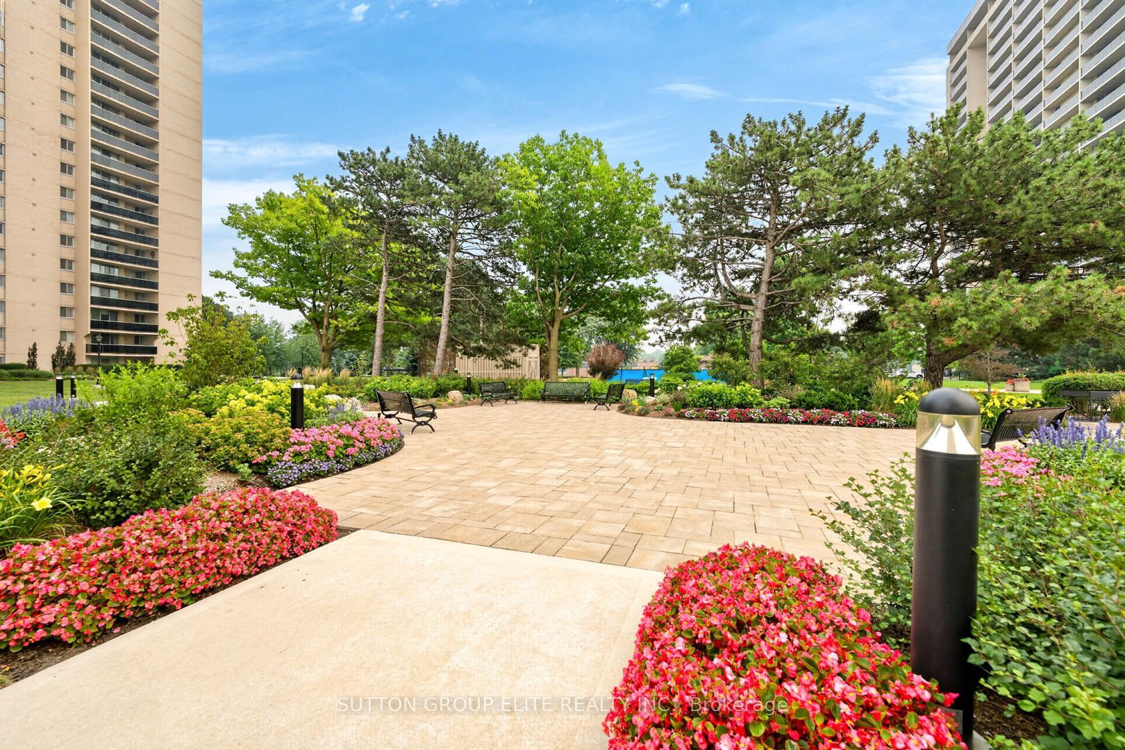 820 Burnhamthorpe Road 2010 Property Photo 47