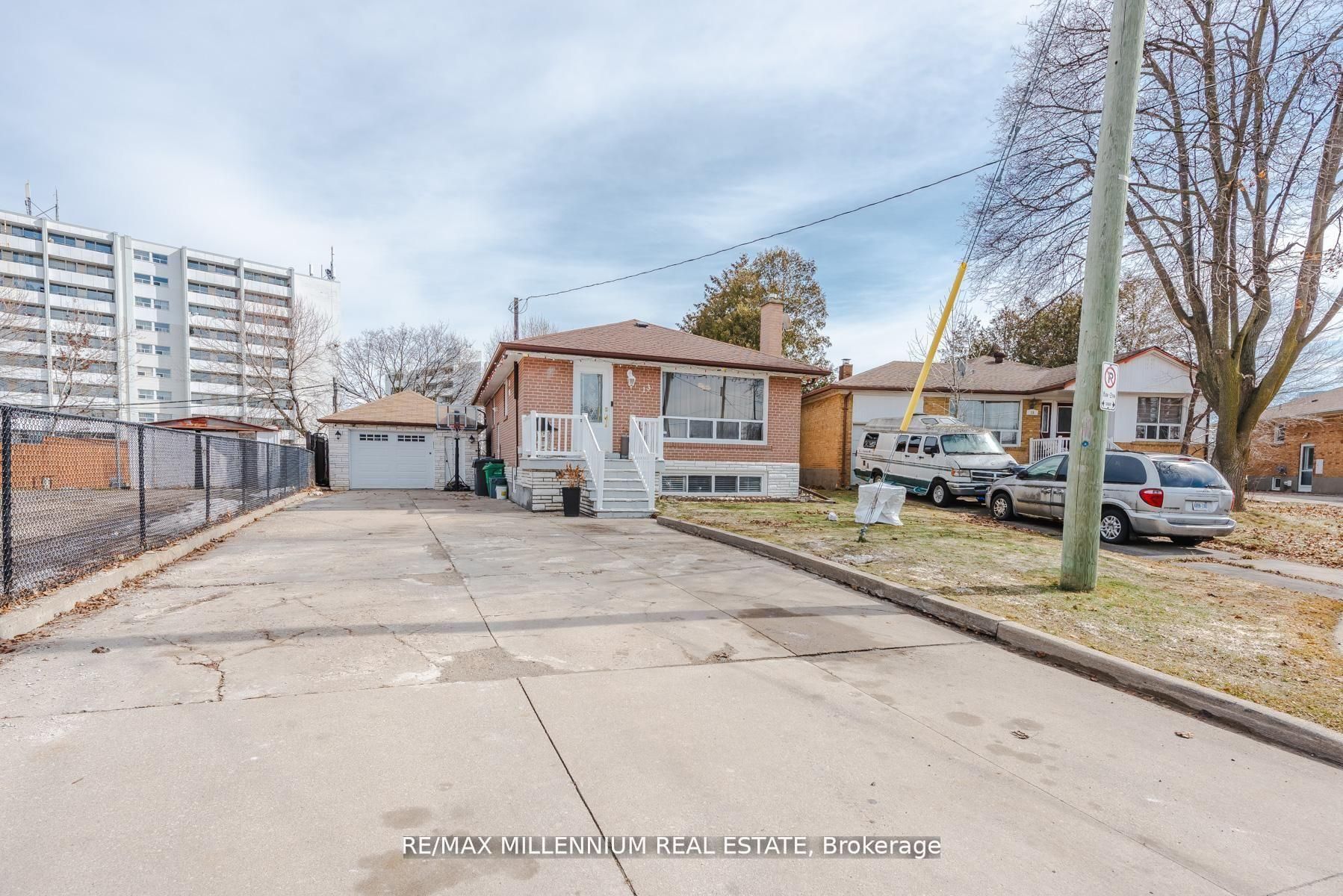 13 Cumberland Drive Property Photo 1