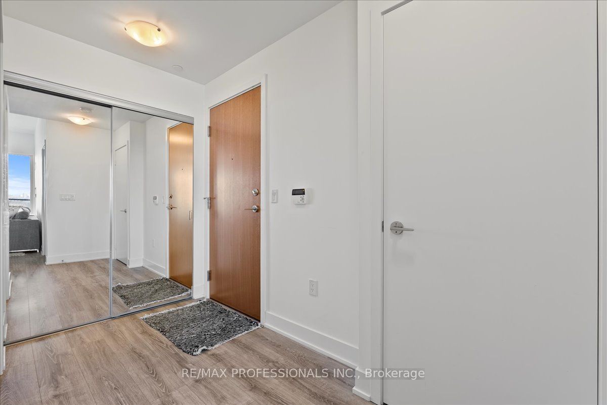 30 Shore Breeze Drive 1422 Property Photo 6