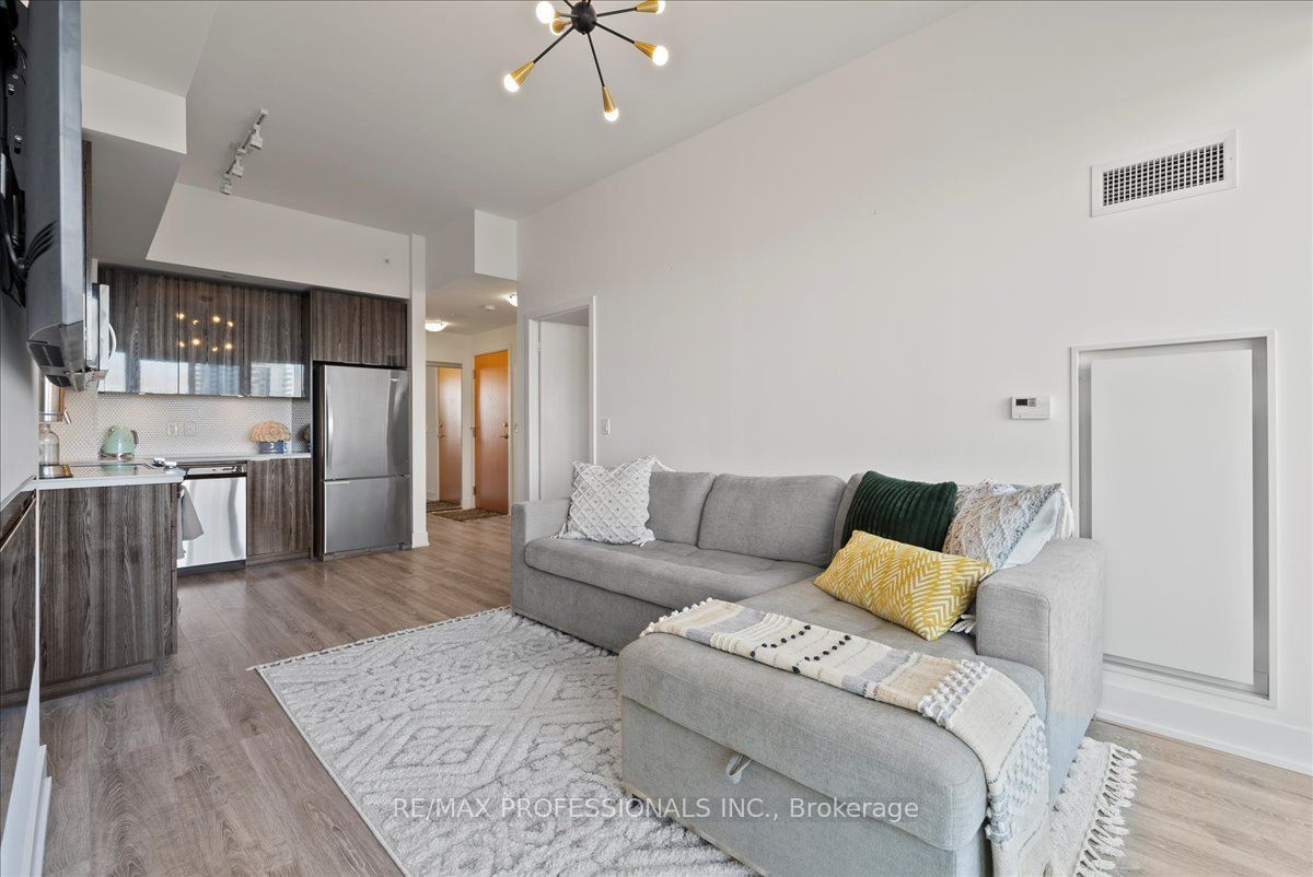 30 Shore Breeze Drive 1422 Property Photo 10
