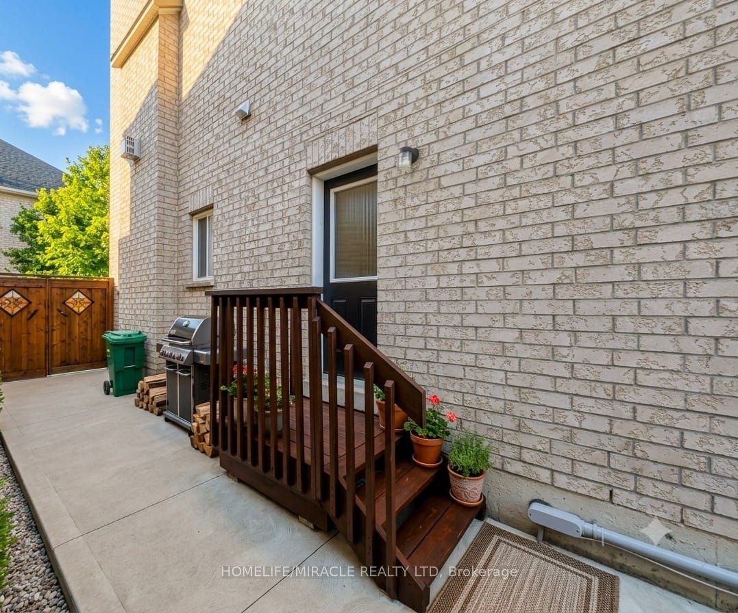 20 Addiscott Street Property Photo 20