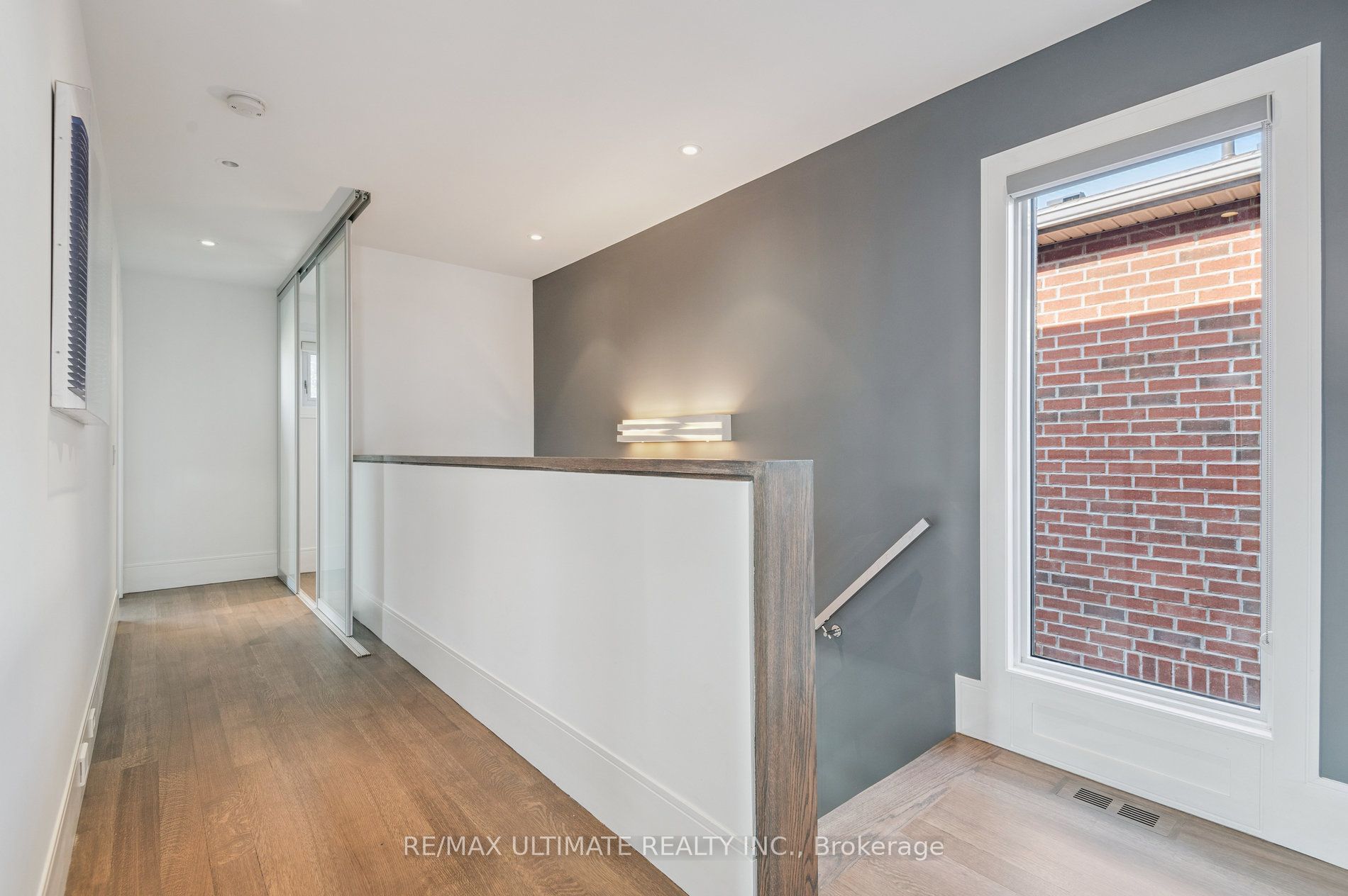1139 Glengrove Avenue W Property Photo 19