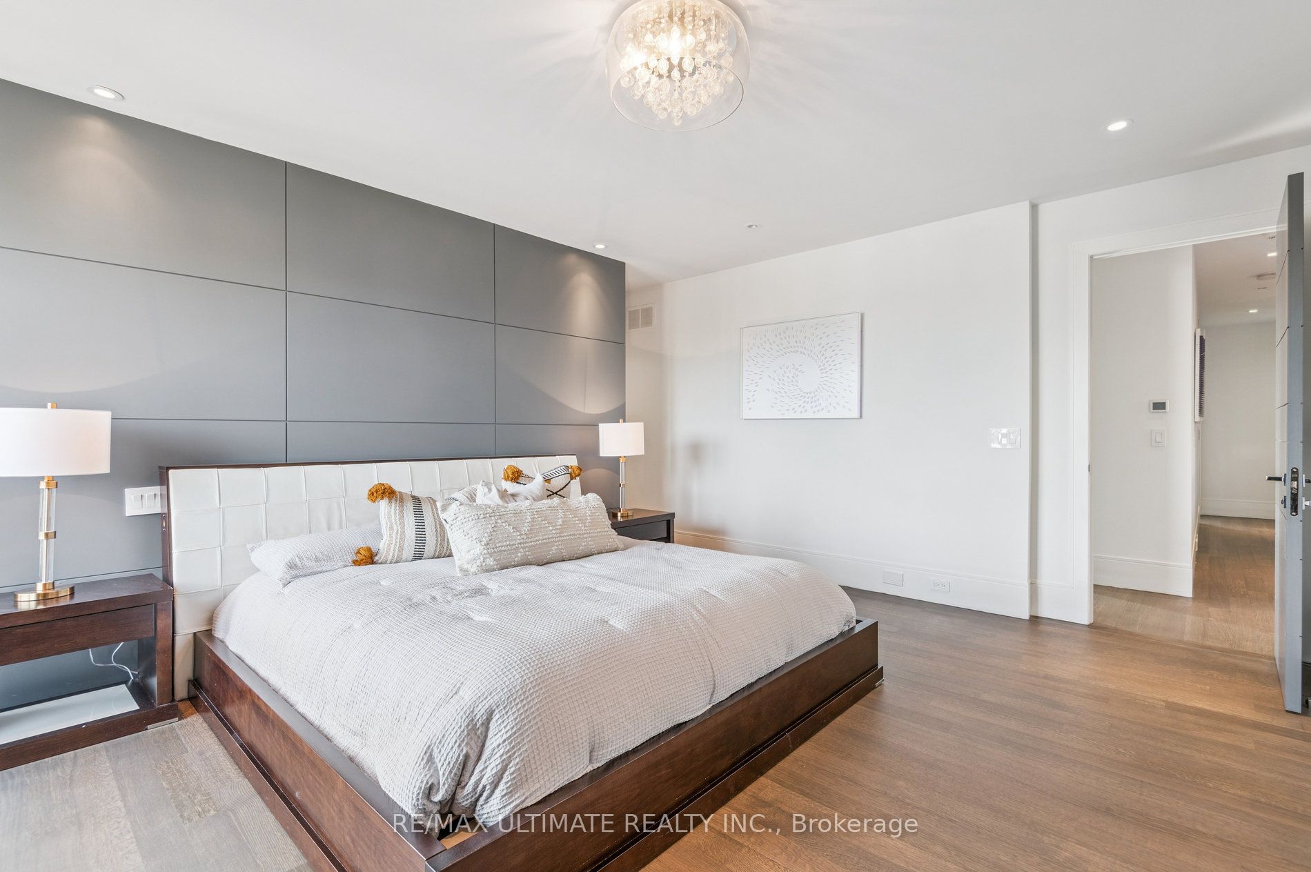 1139 Glengrove Avenue W Property Photo 25
