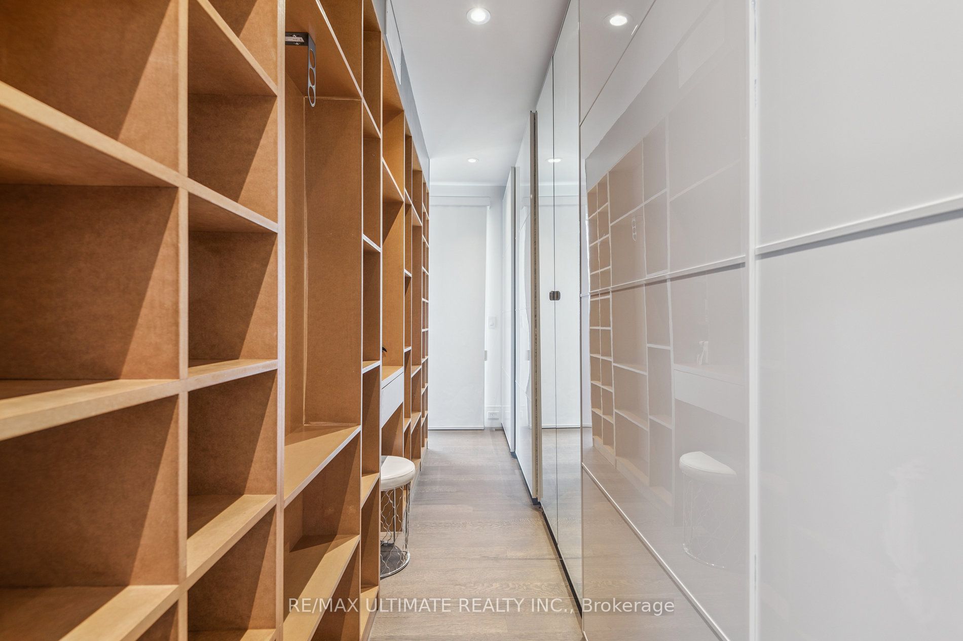 1139 Glengrove Avenue W Property Photo 28