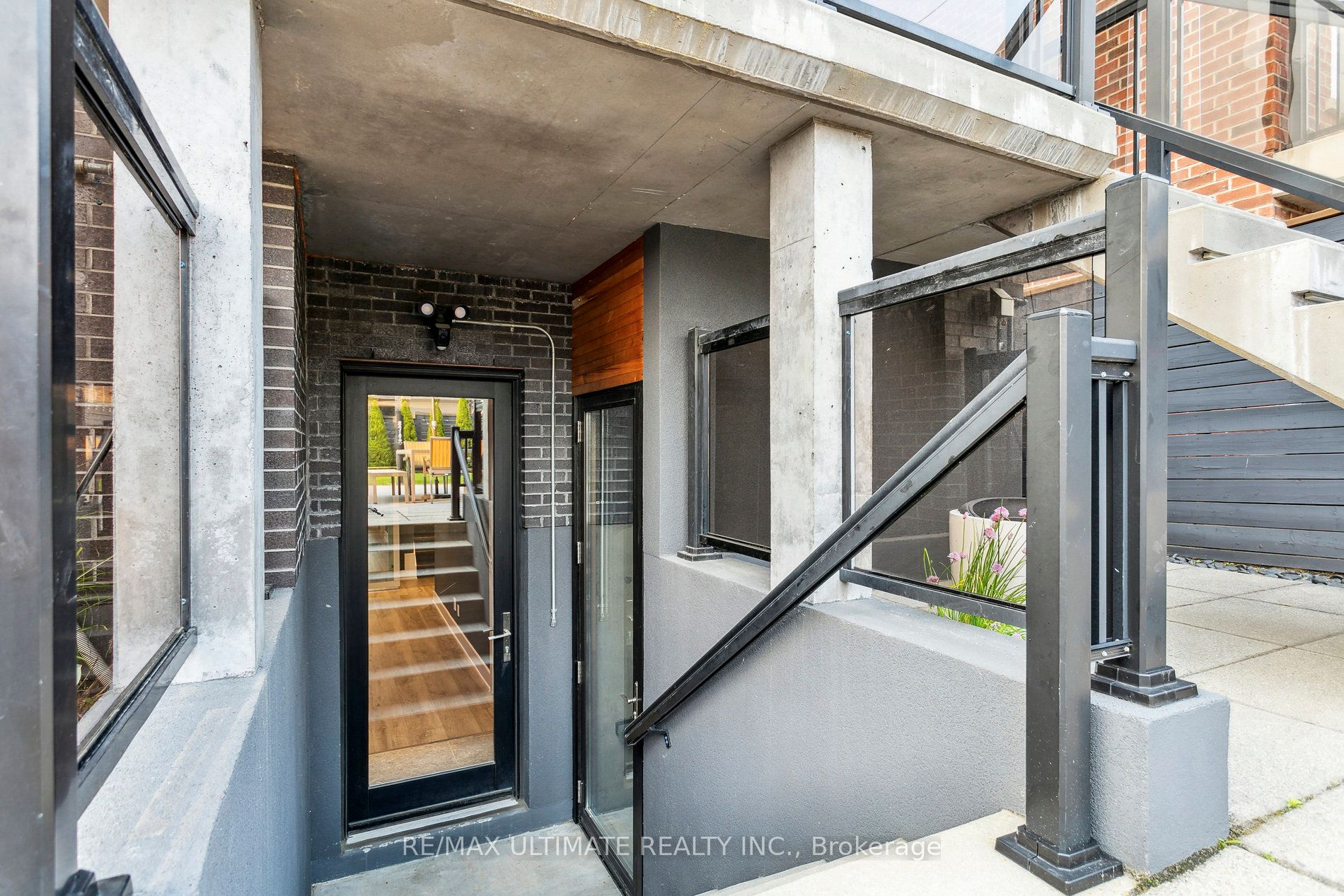 1139 Glengrove Avenue W Property Photo 39