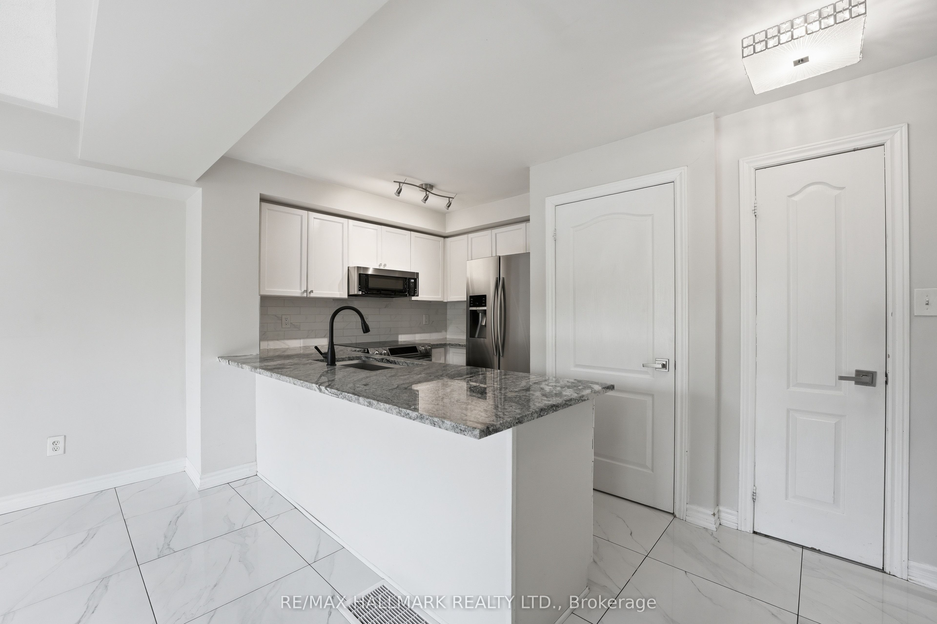 3250 Bentley Drive 17 Property Photo 4