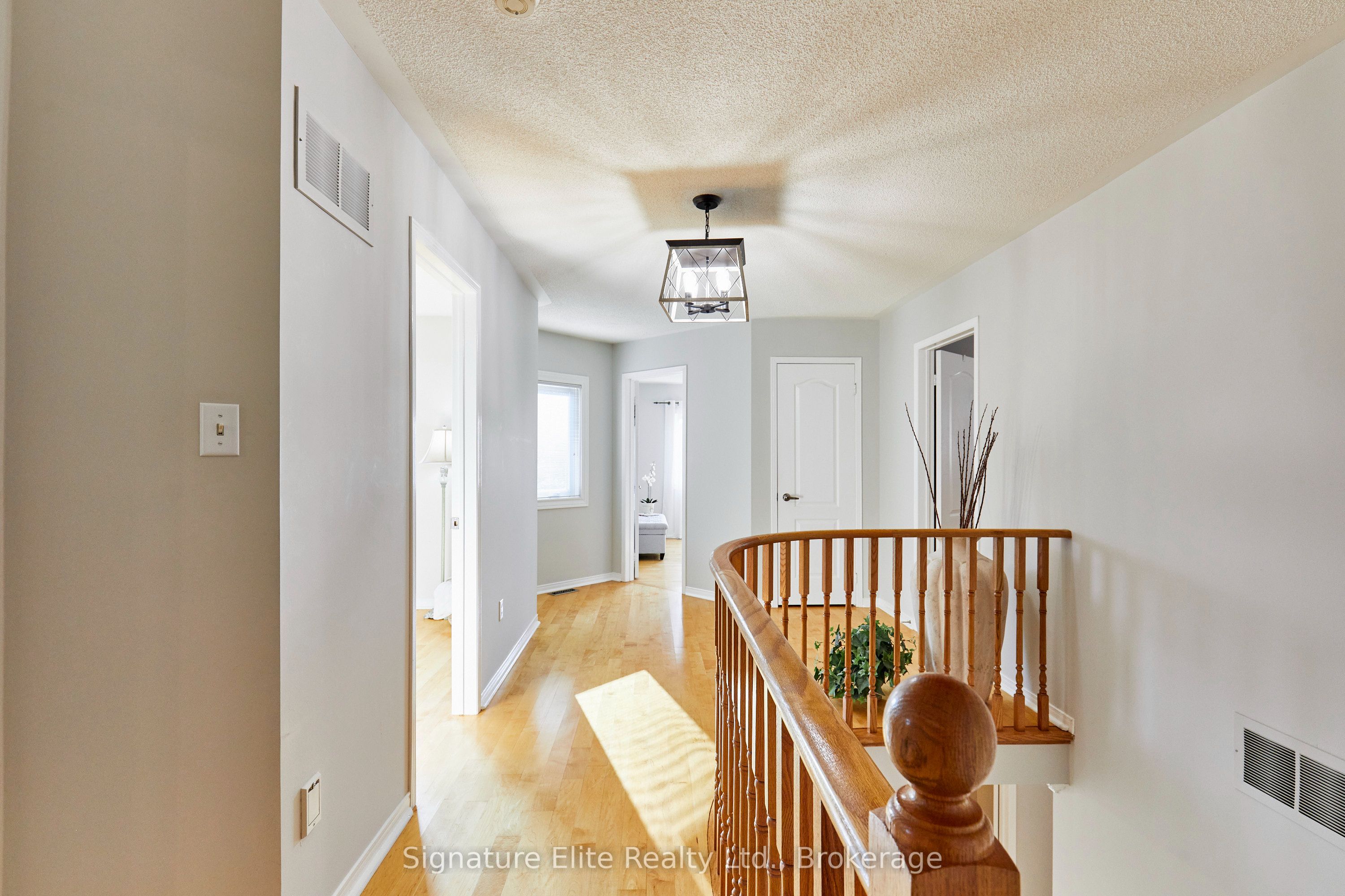 954 Mantle Crescent Property Photo 19