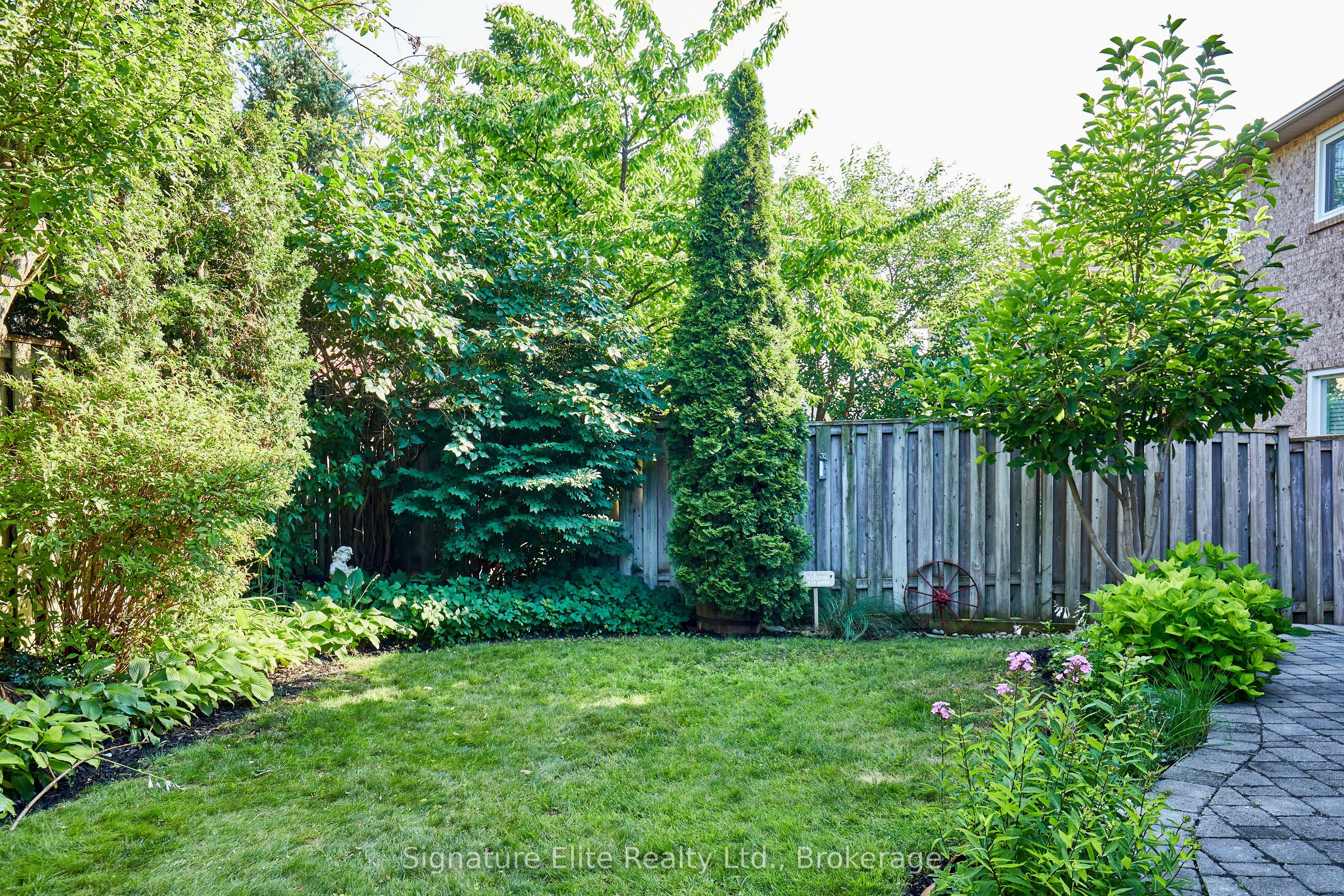 954 Mantle Crescent Property Photo 39
