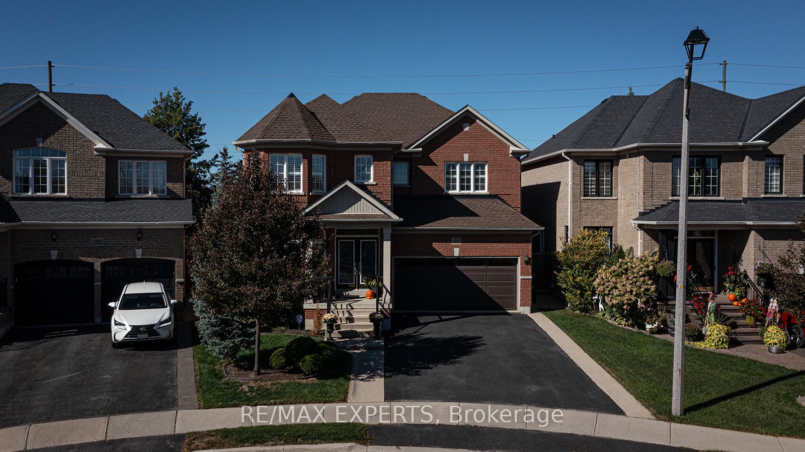 34 Laurentide Crescent Property Photo 6