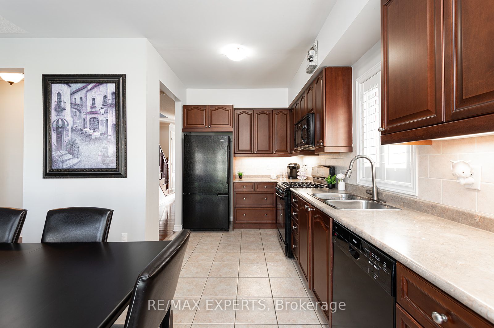 34 Laurentide Crescent Property Photo 14