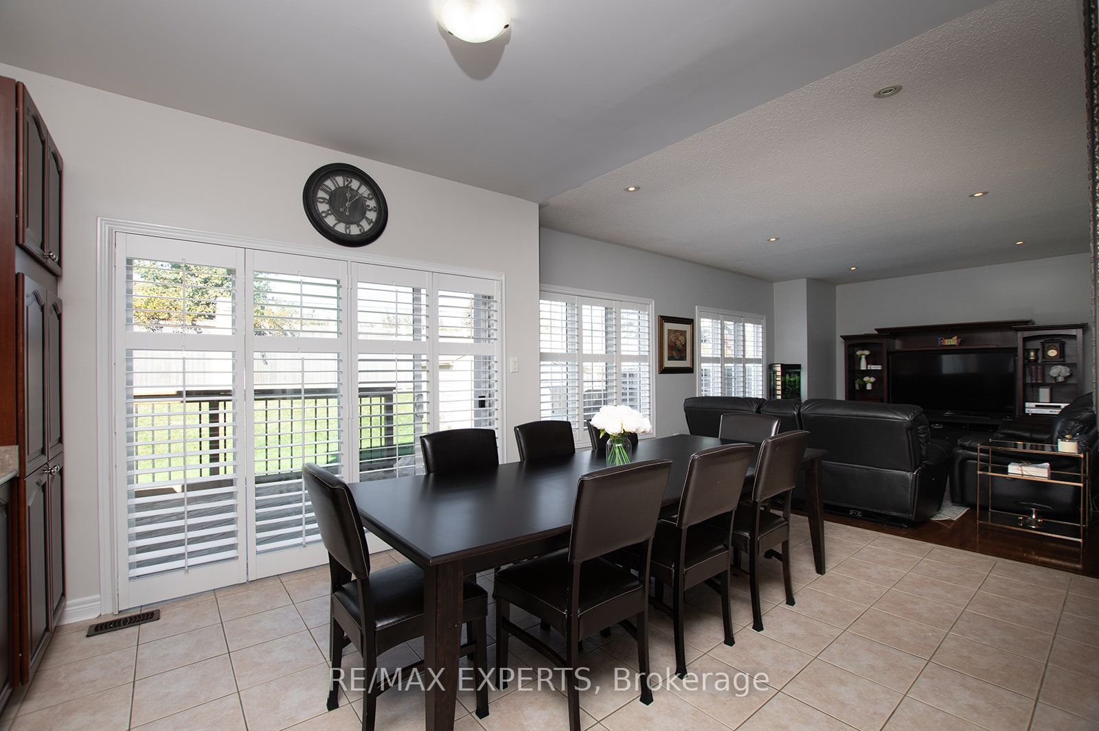34 Laurentide Crescent Property Photo 15