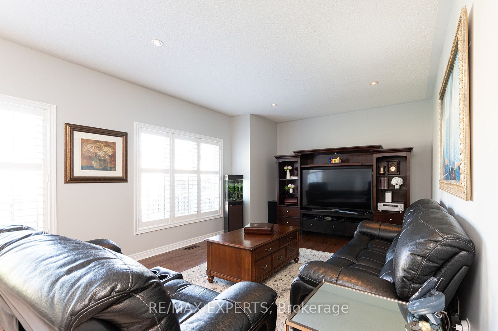 34 Laurentide Crescent Property Photo 16