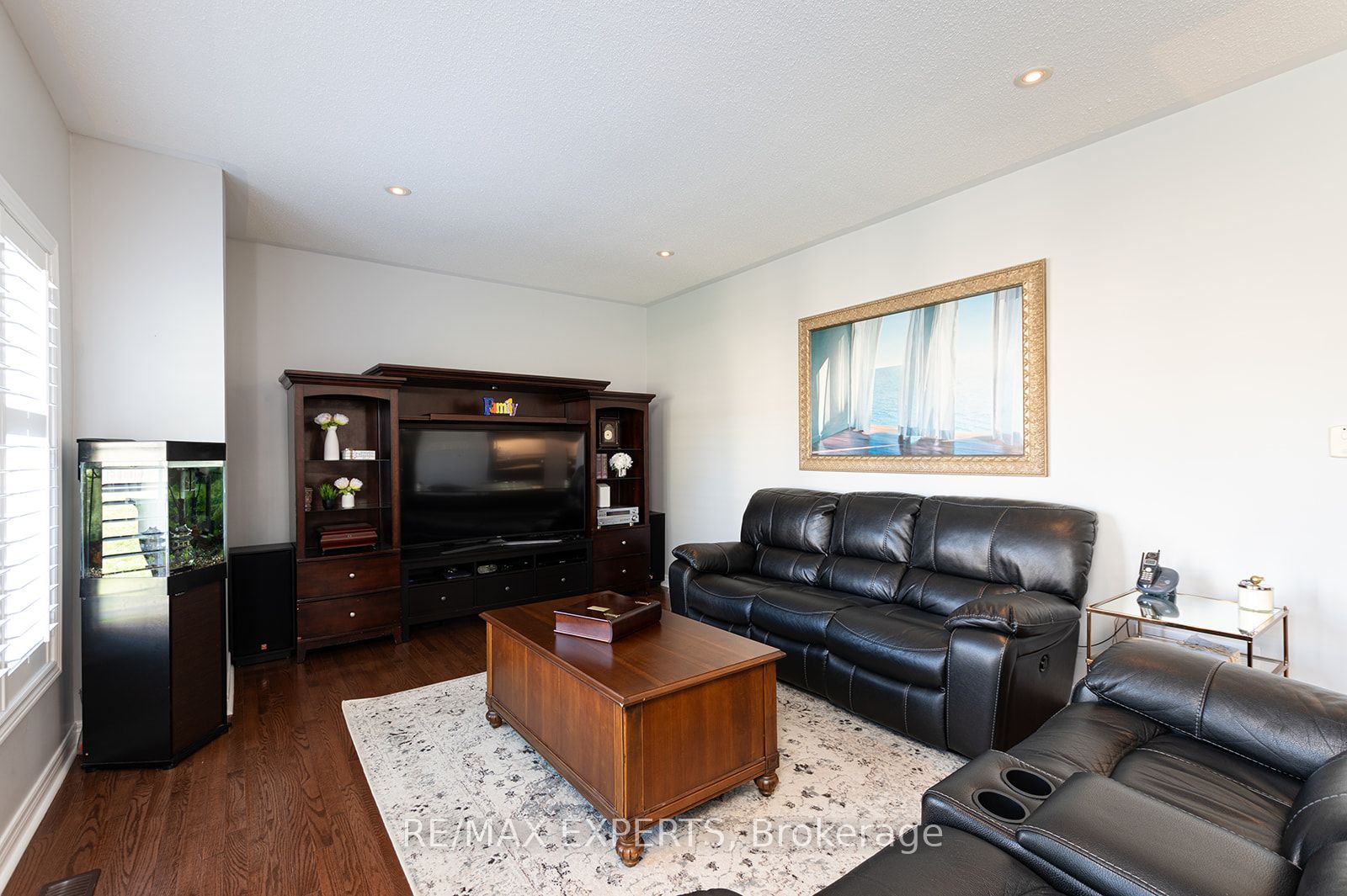 34 Laurentide Crescent Property Photo 17