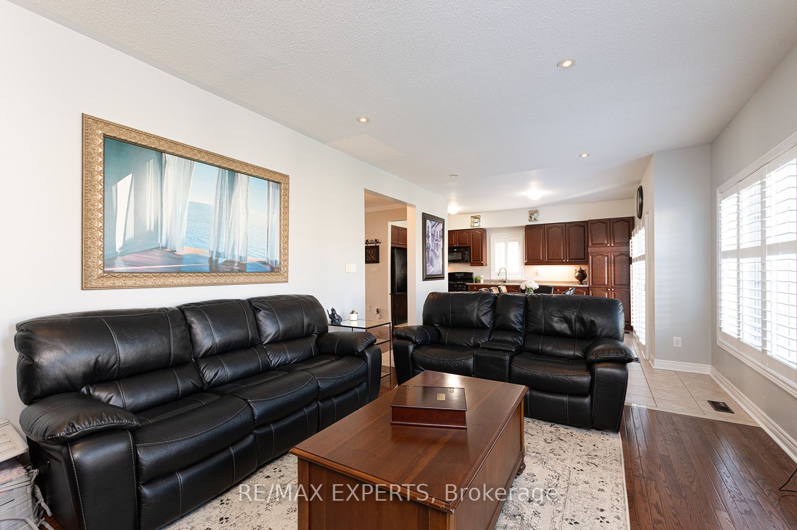 34 Laurentide Crescent Property Photo 18