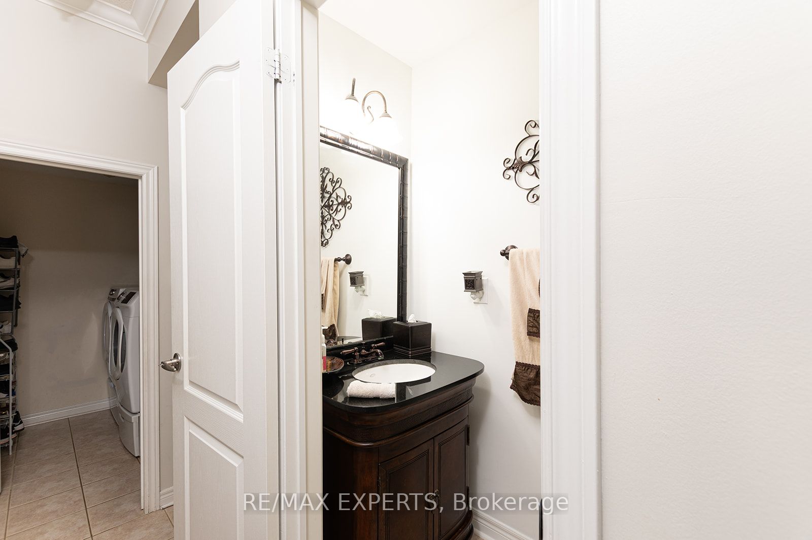 34 Laurentide Crescent Property Photo 22