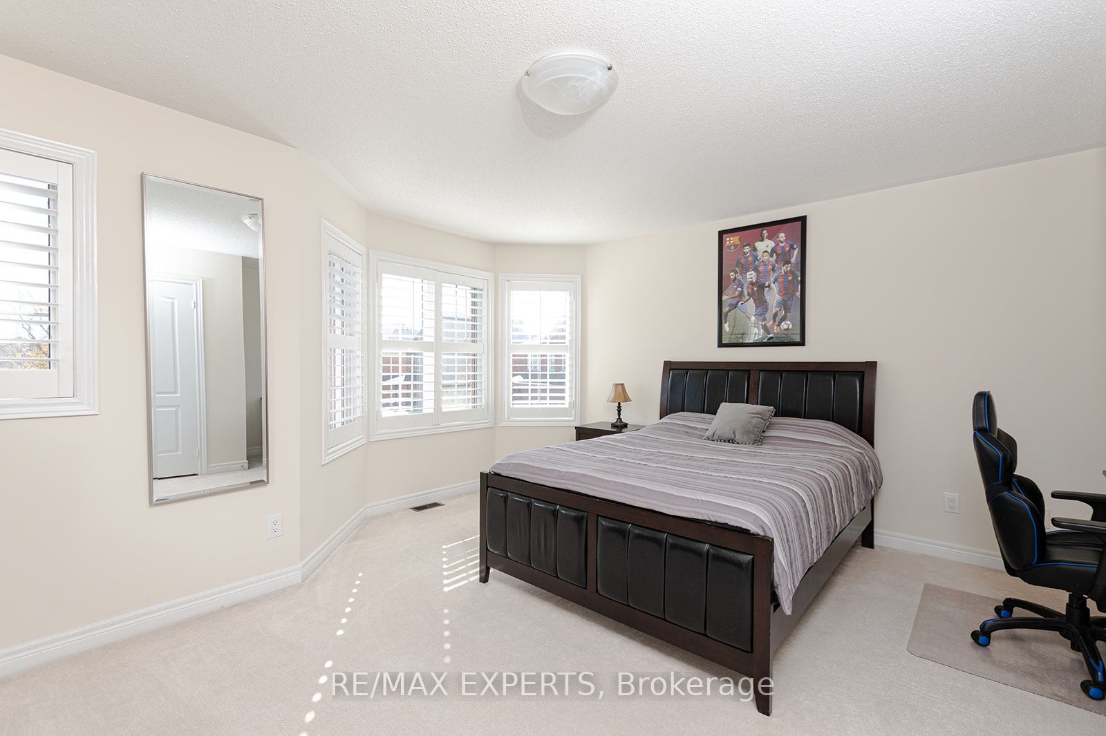 34 Laurentide Crescent Property Photo 26