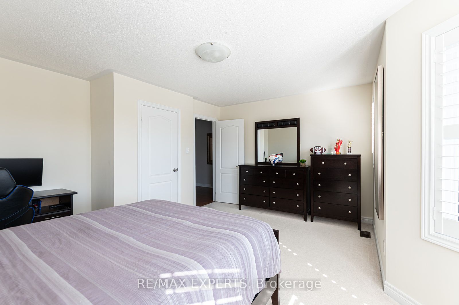 34 Laurentide Crescent Property Photo 28