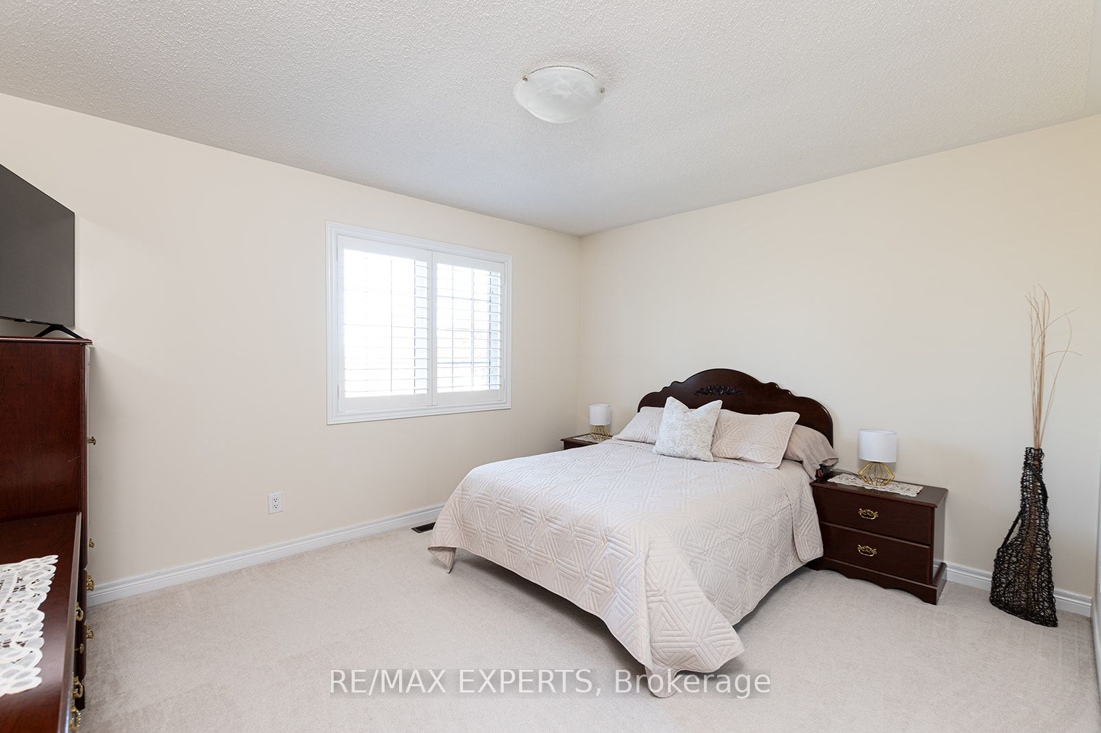 34 Laurentide Crescent Property Photo 31