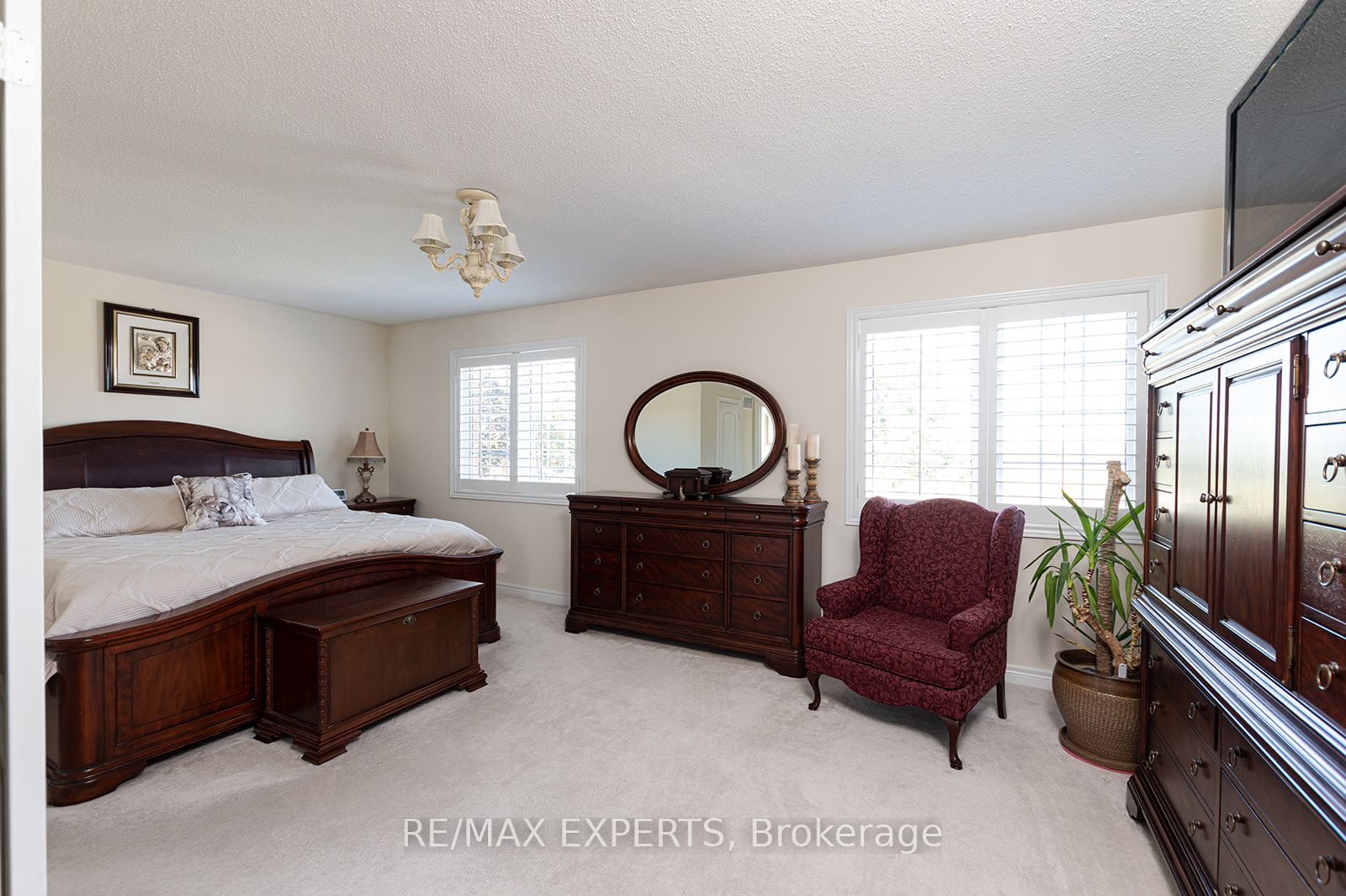 34 Laurentide Crescent Property Photo 34