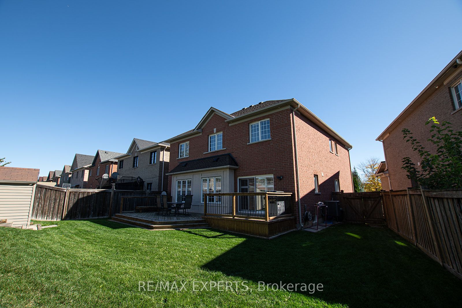 34 Laurentide Crescent Property Photo 43
