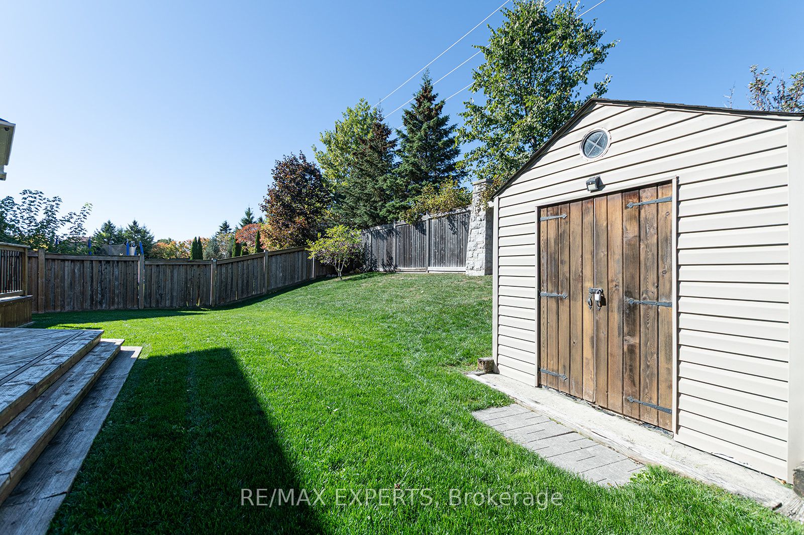 34 Laurentide Crescent Property Photo 46