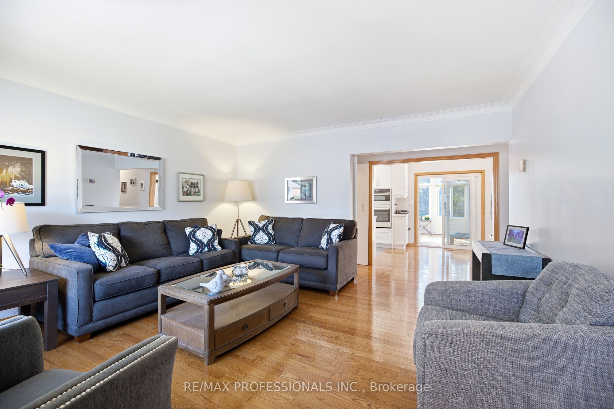 580 Exbury Crescent Property Photo 1