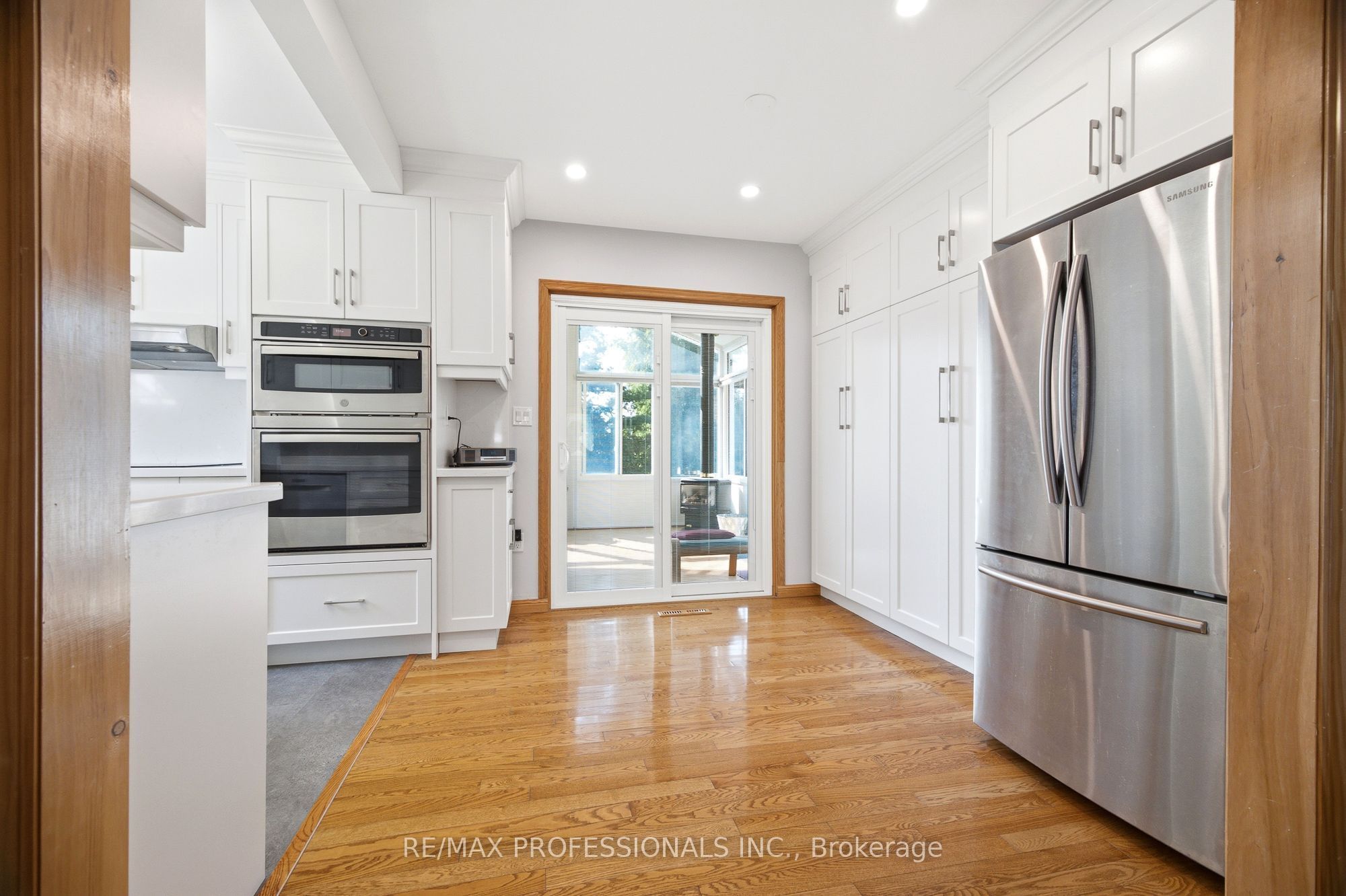 580 Exbury Crescent Property Photo 9