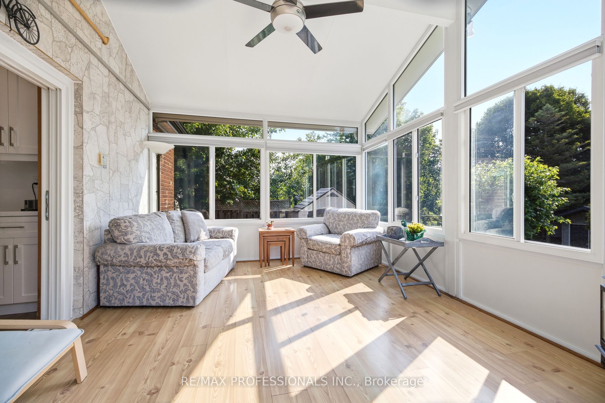 580 Exbury Crescent Property Photo 12