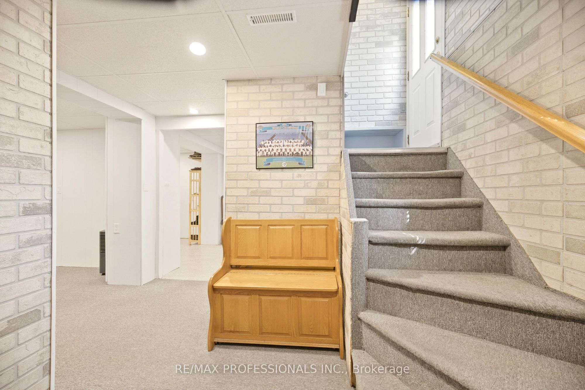 580 Exbury Crescent Property Photo 17