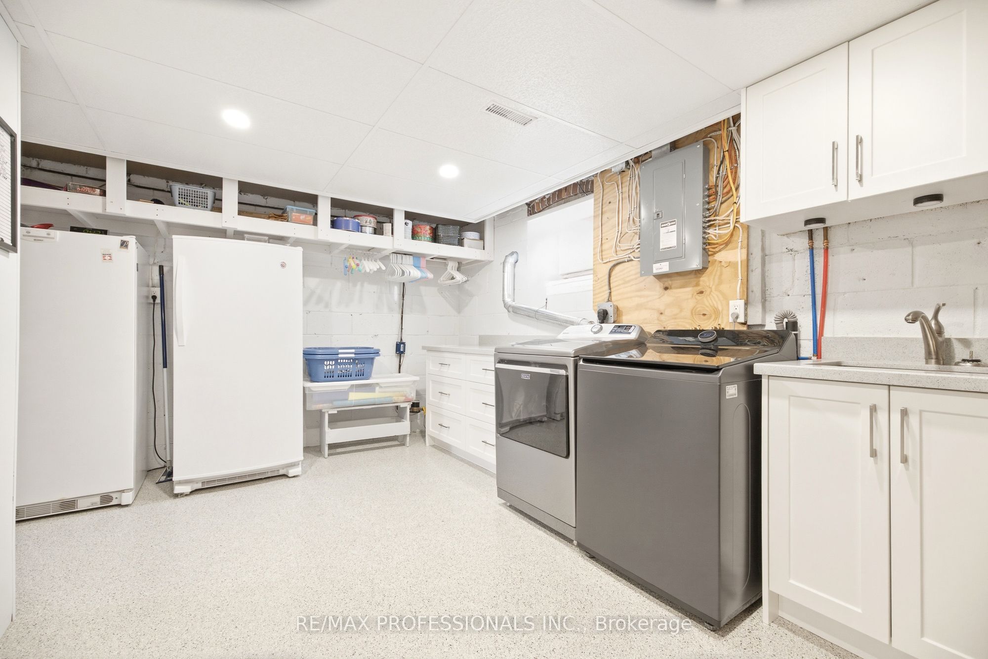 580 Exbury Crescent Property Photo 21