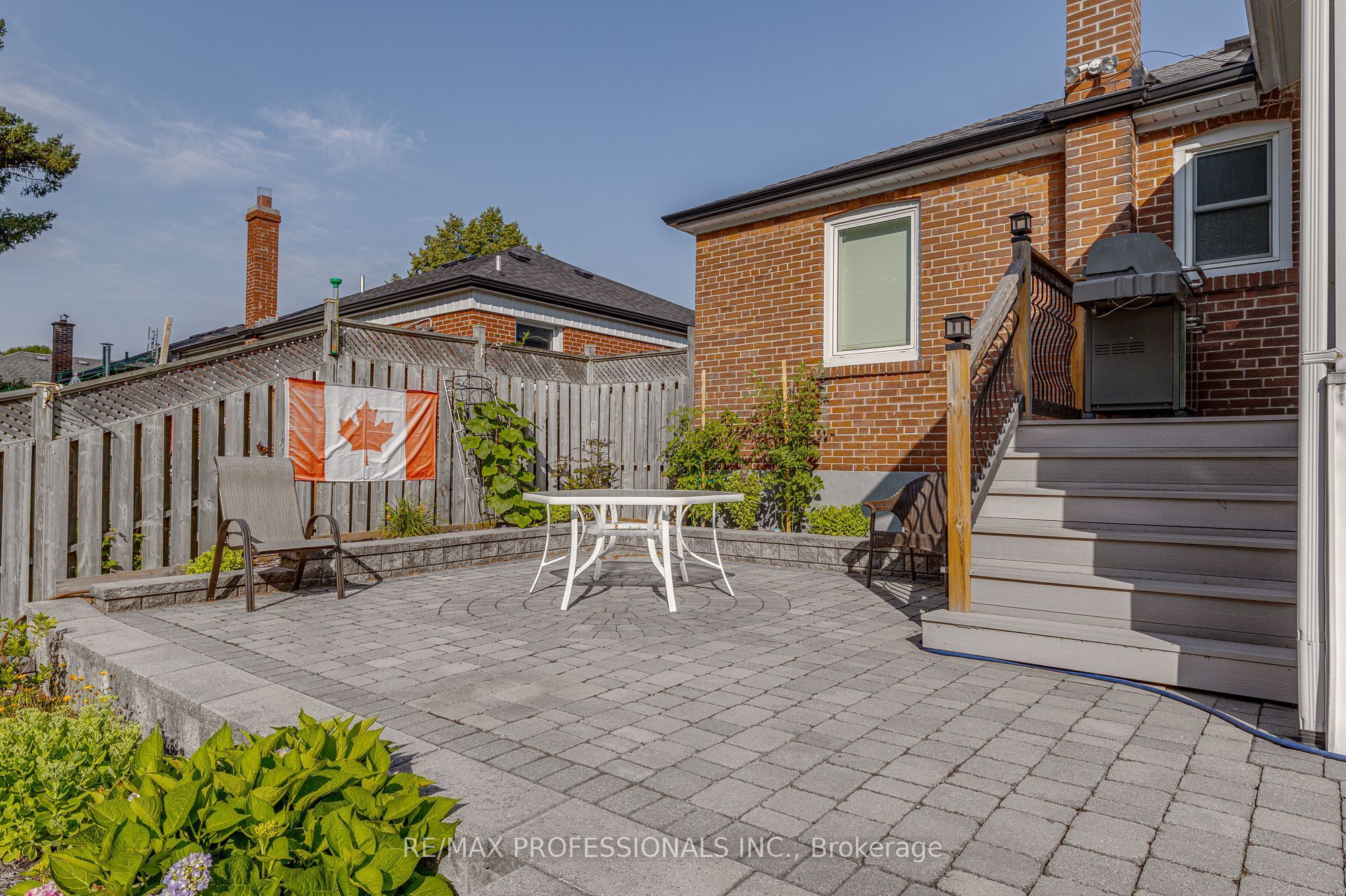 580 Exbury Crescent Property Photo 26
