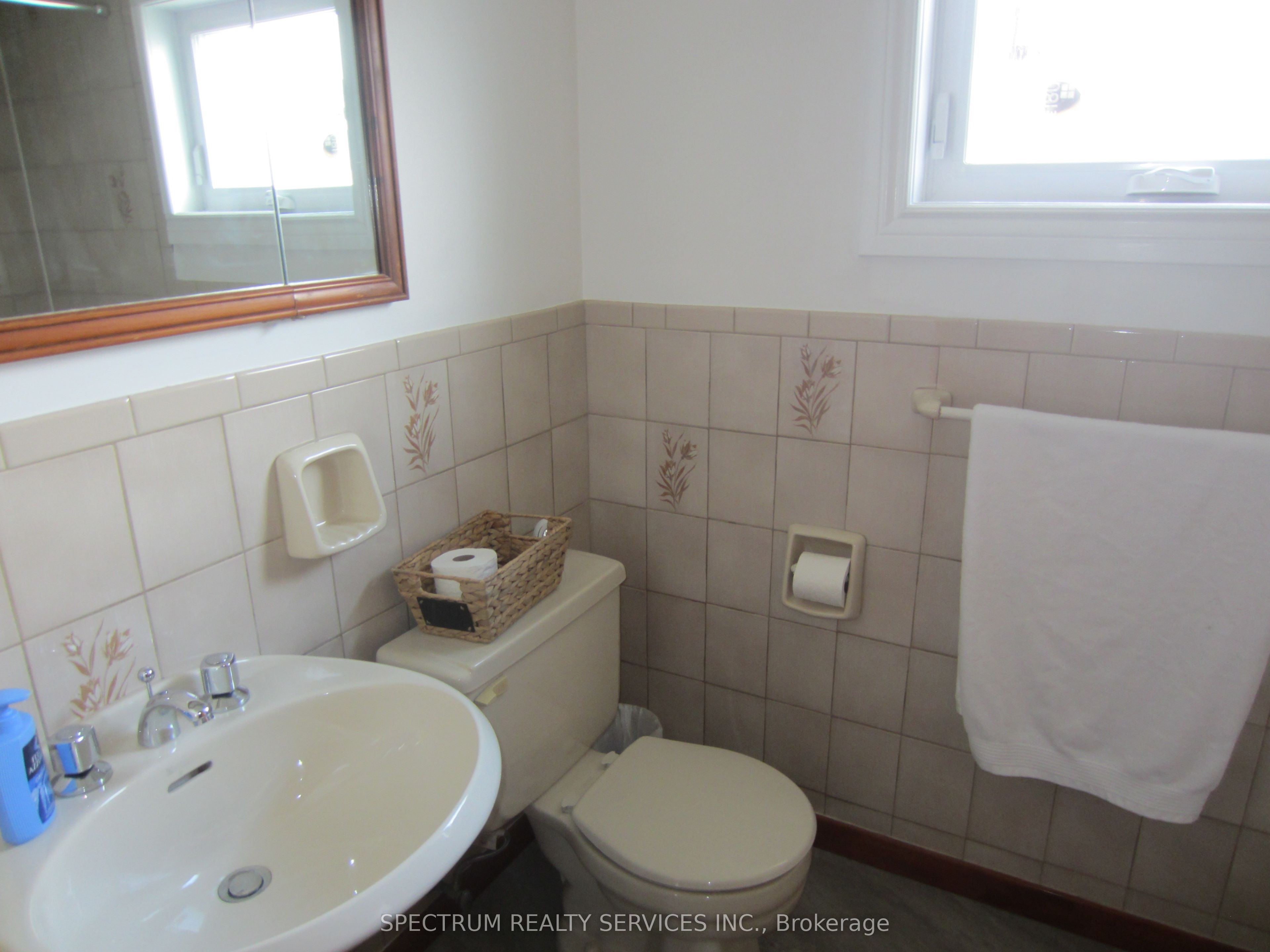 49 Gotham Court Unit 1 Property Photo 14