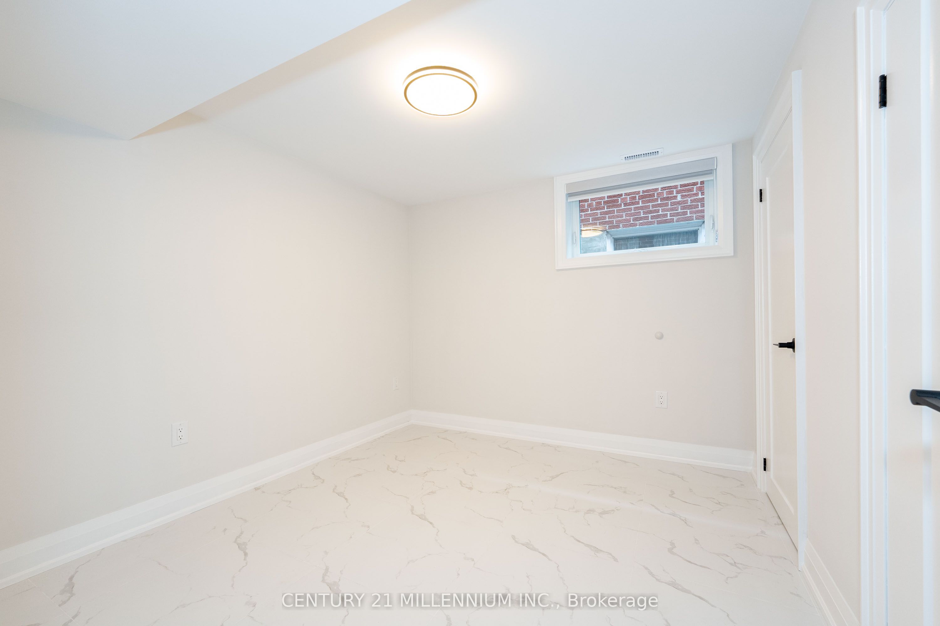 31 Mariposa Avenue C Property Photo 6