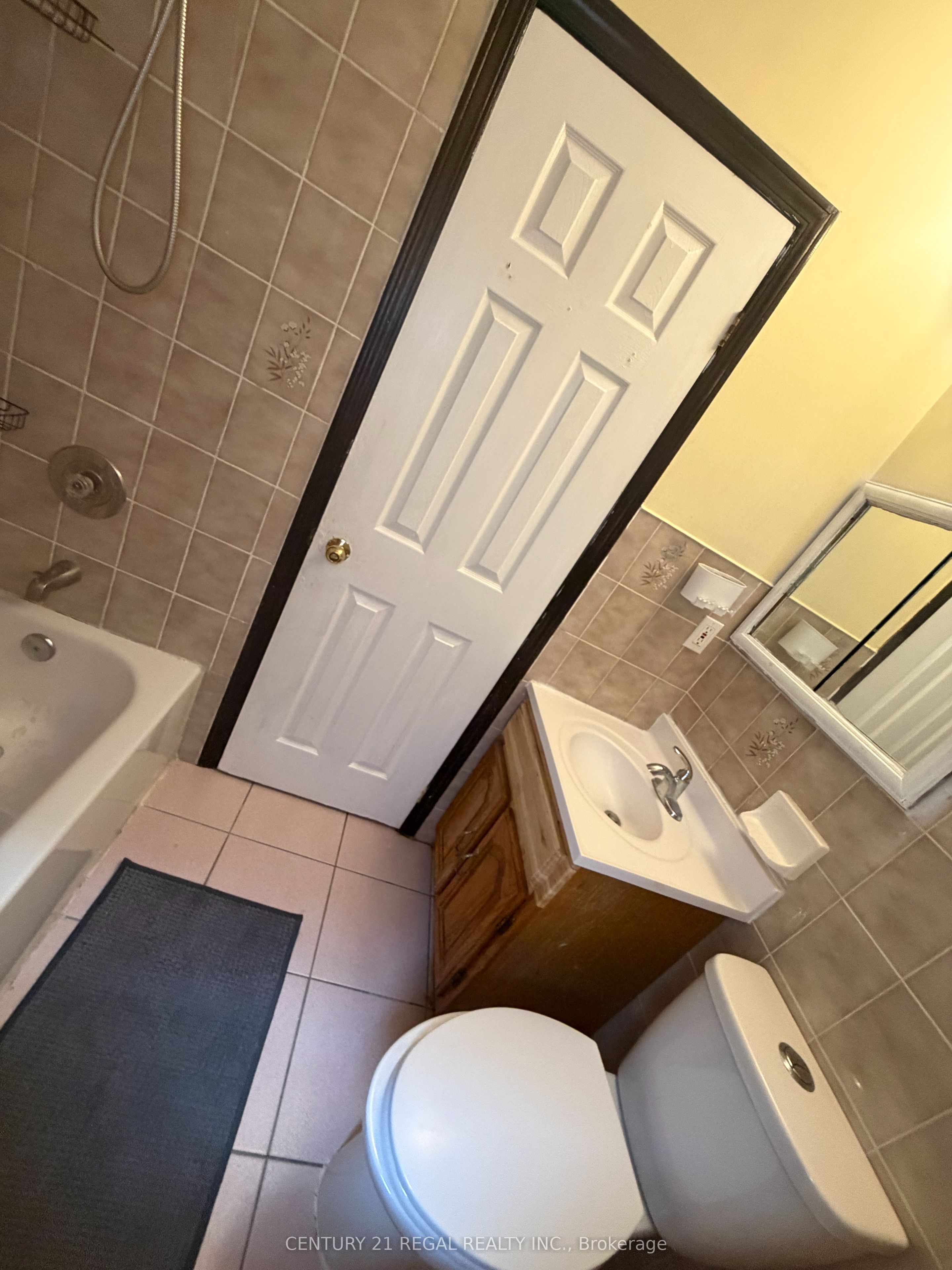 690 Jane Street Property Photo 6