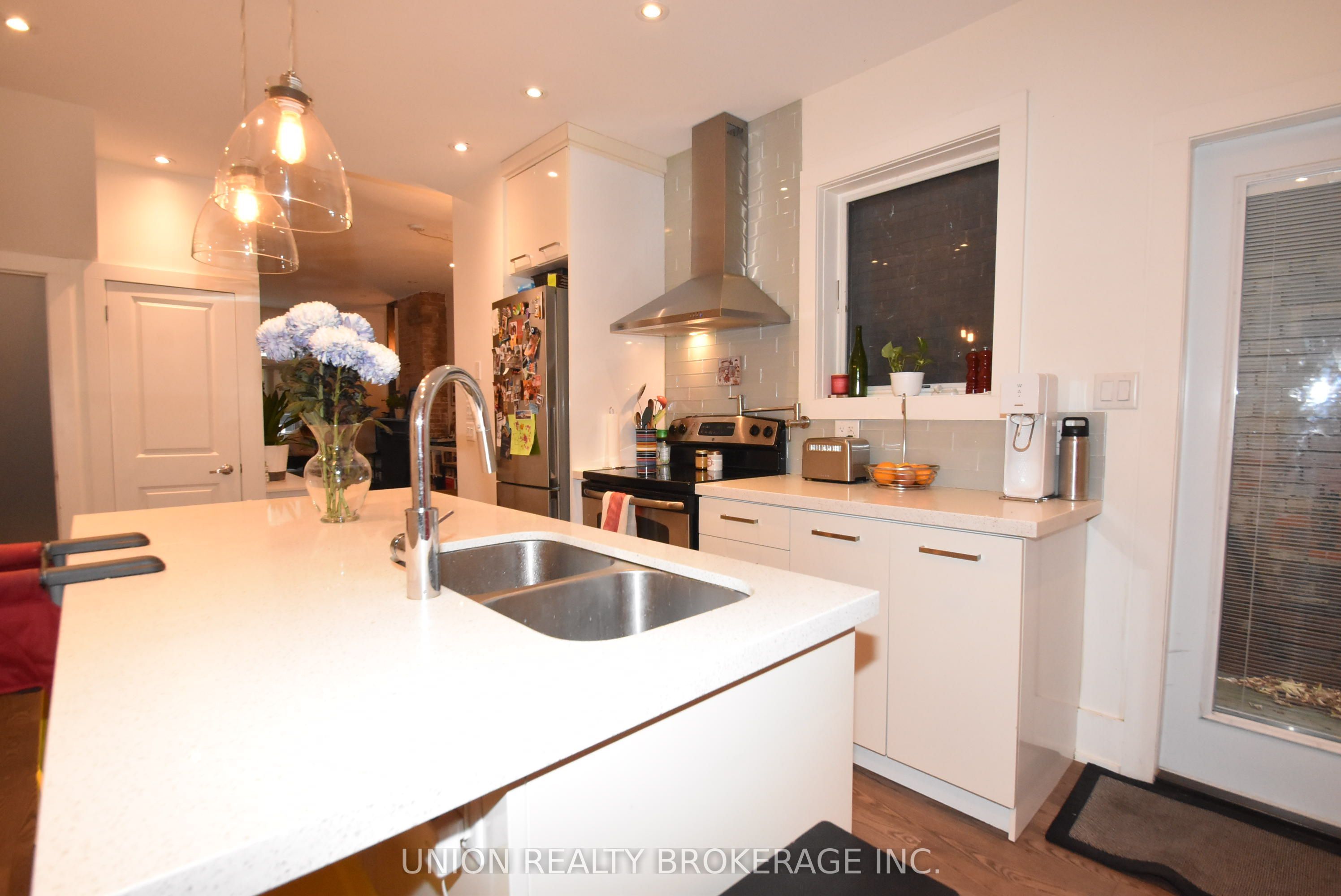 66 Lansdowne Avenue 1 Property Photo 8
