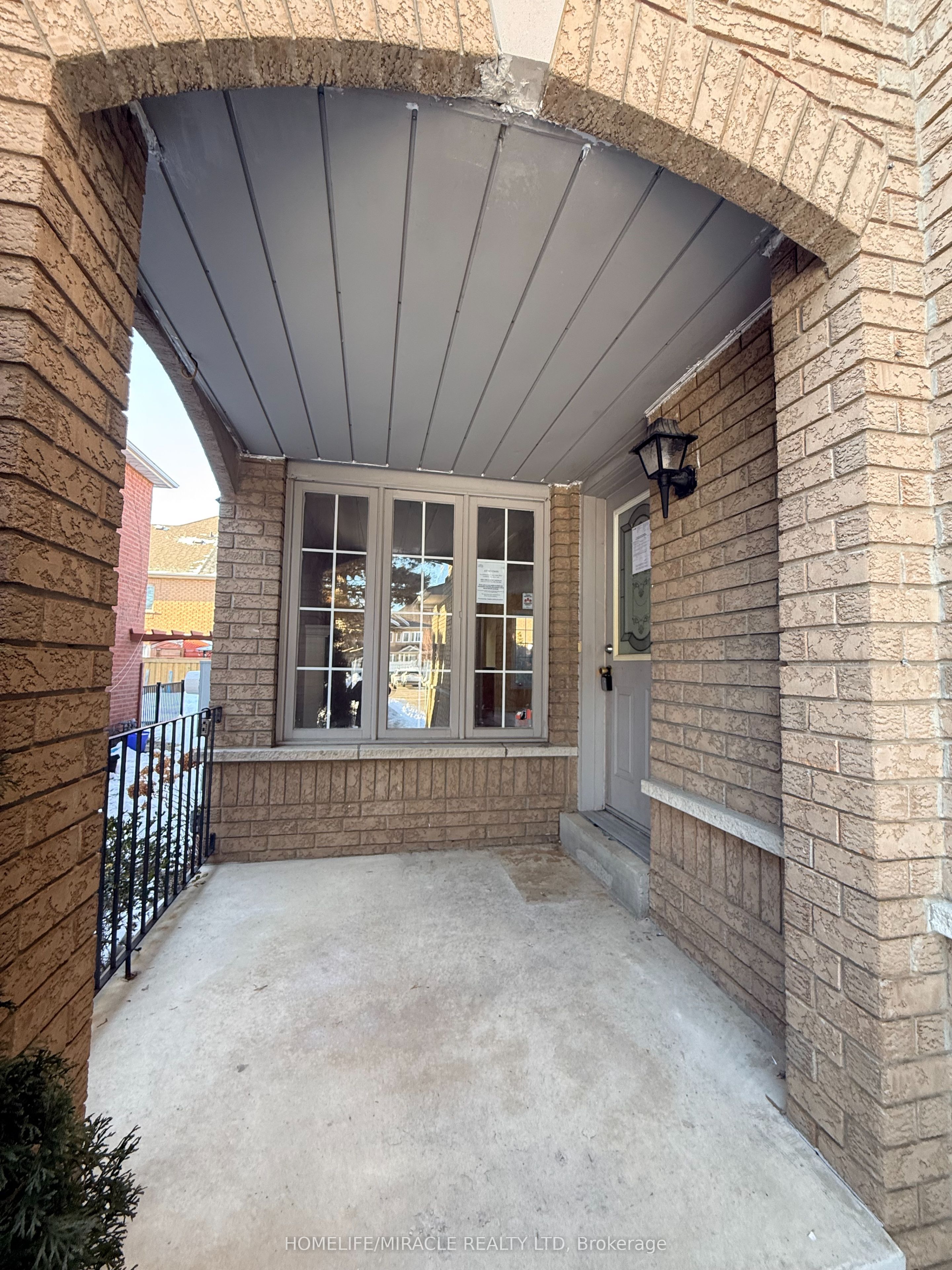 137 Pressed Brick Drive Property Photo 2
