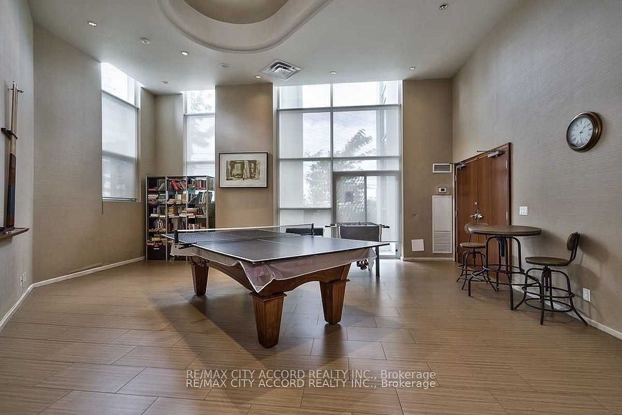 220 Burnhamthorpe Road W 1801 Property Photo 7