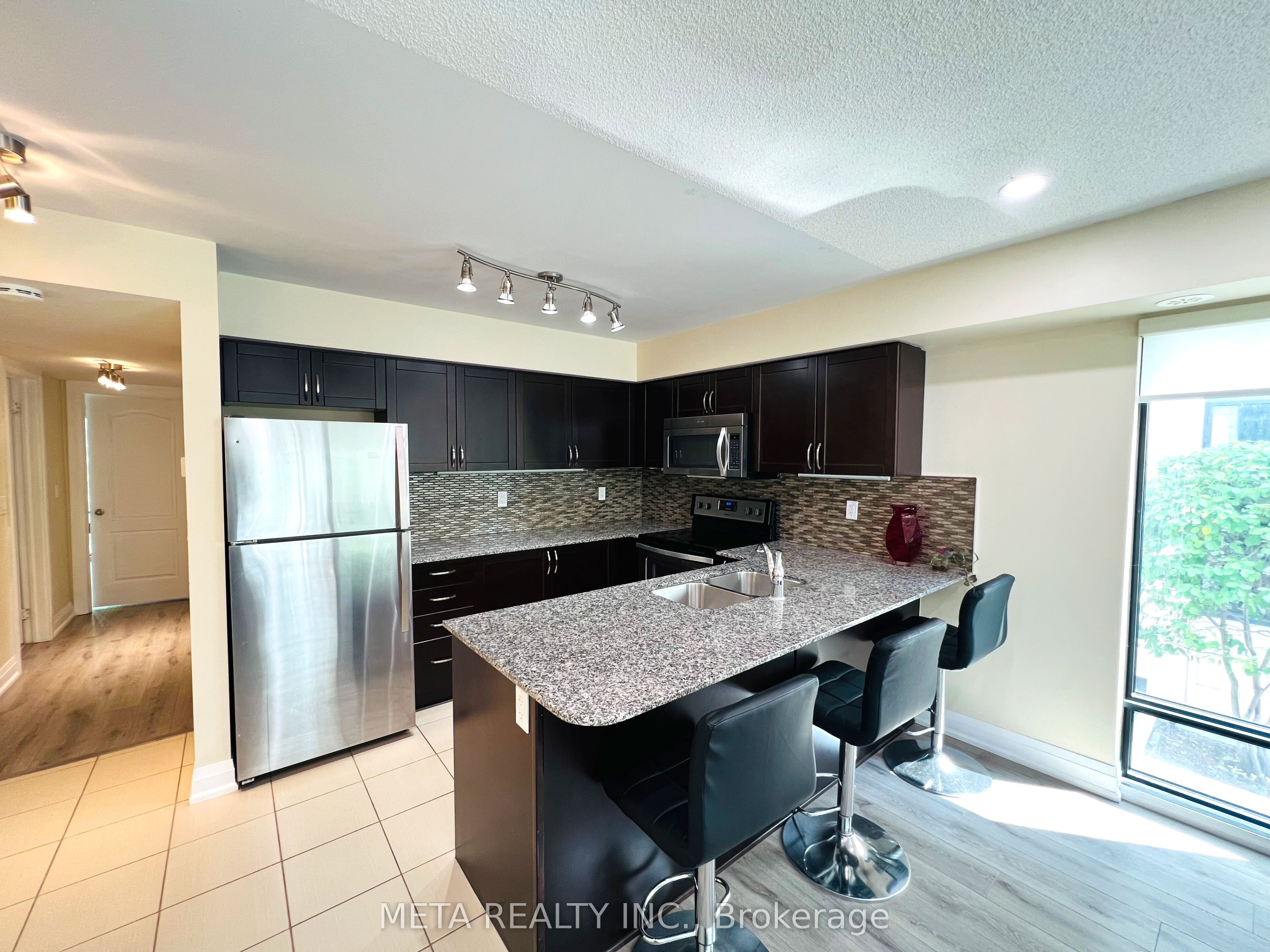 138 Widdicombe Hill Boulevard 701 Property Photo 10