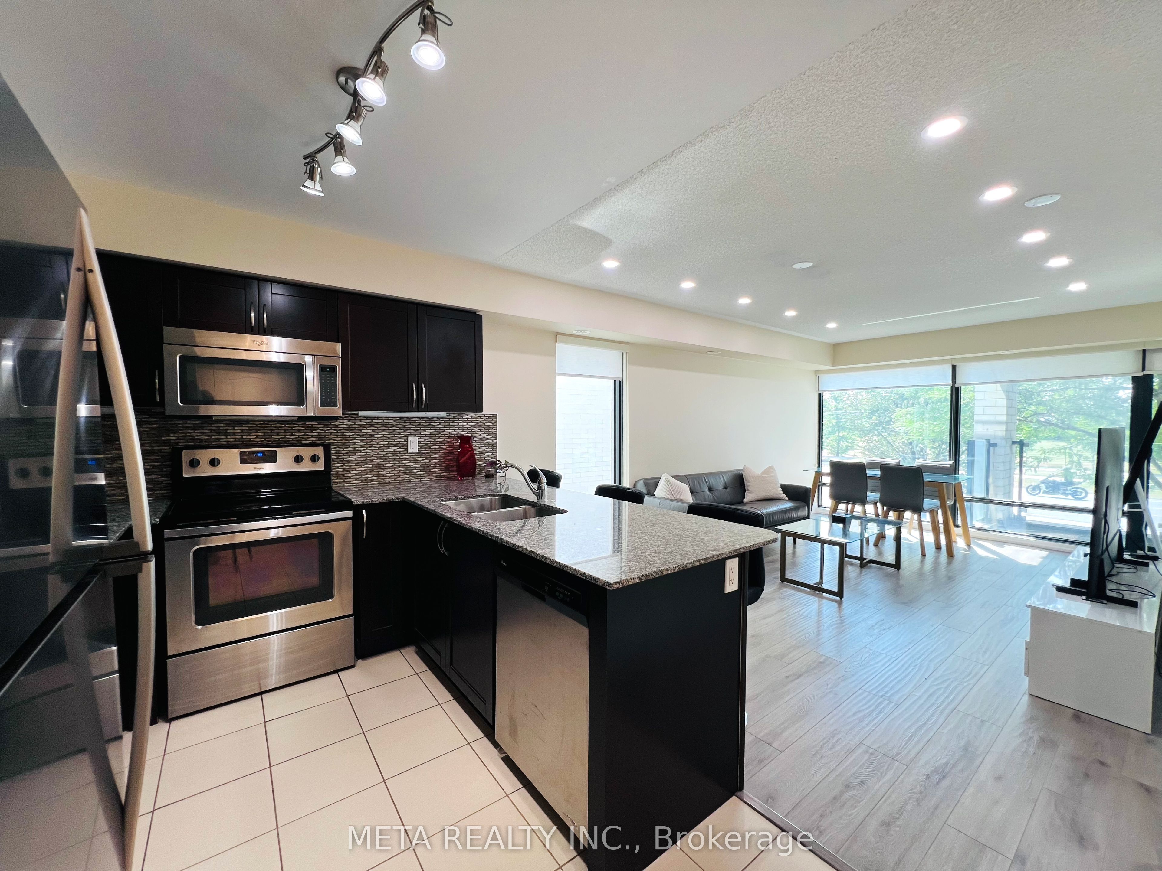 138 Widdicombe Hill Boulevard 701 Property Photo 12