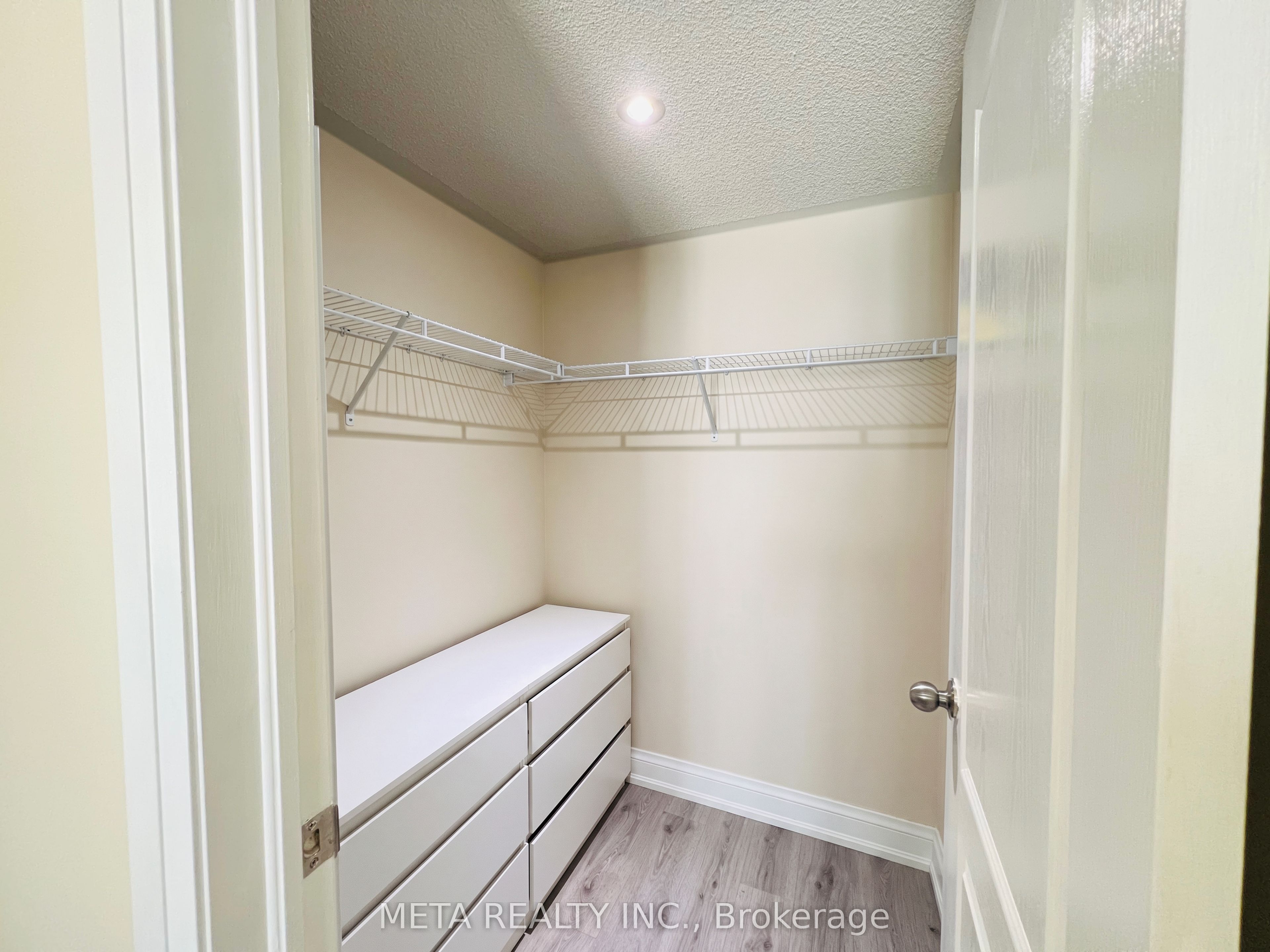 138 Widdicombe Hill Boulevard 701 Property Photo 18