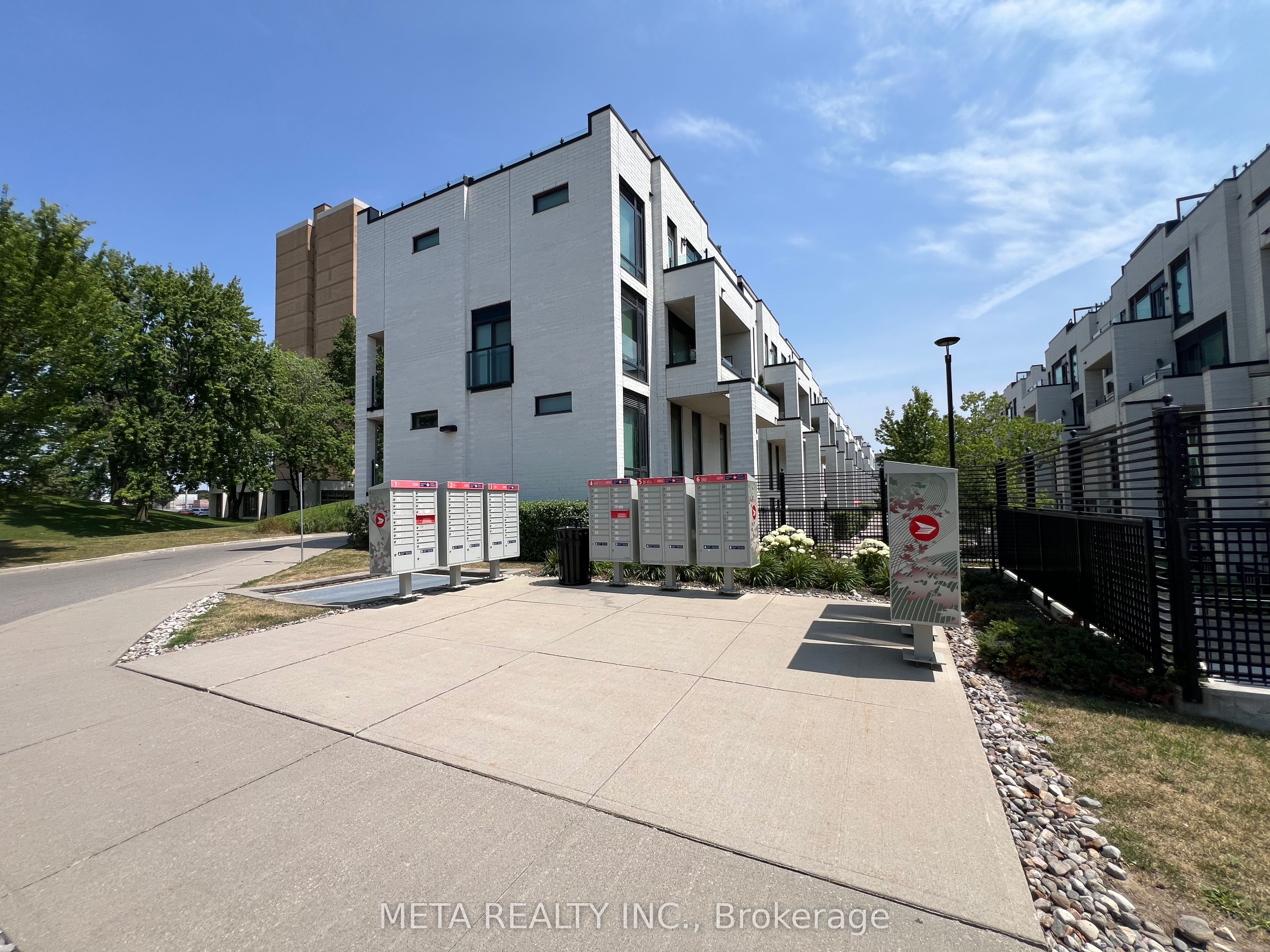 138 Widdicombe Hill Boulevard 701 Property Photo 29