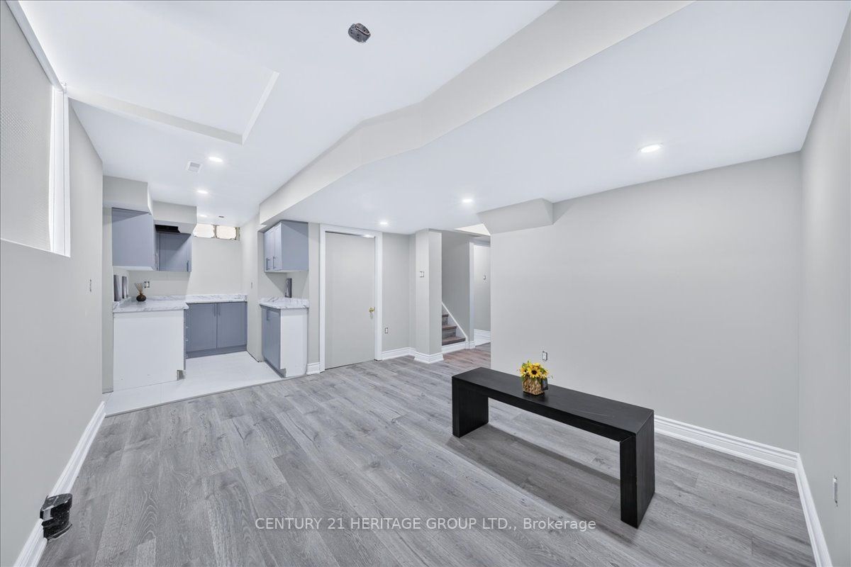 19 Reynolds Avenue Property Photo 36