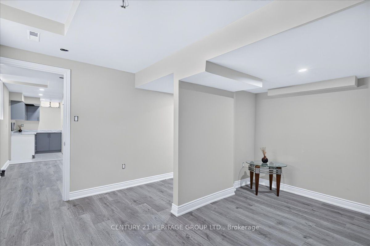 19 Reynolds Avenue Property Photo 38