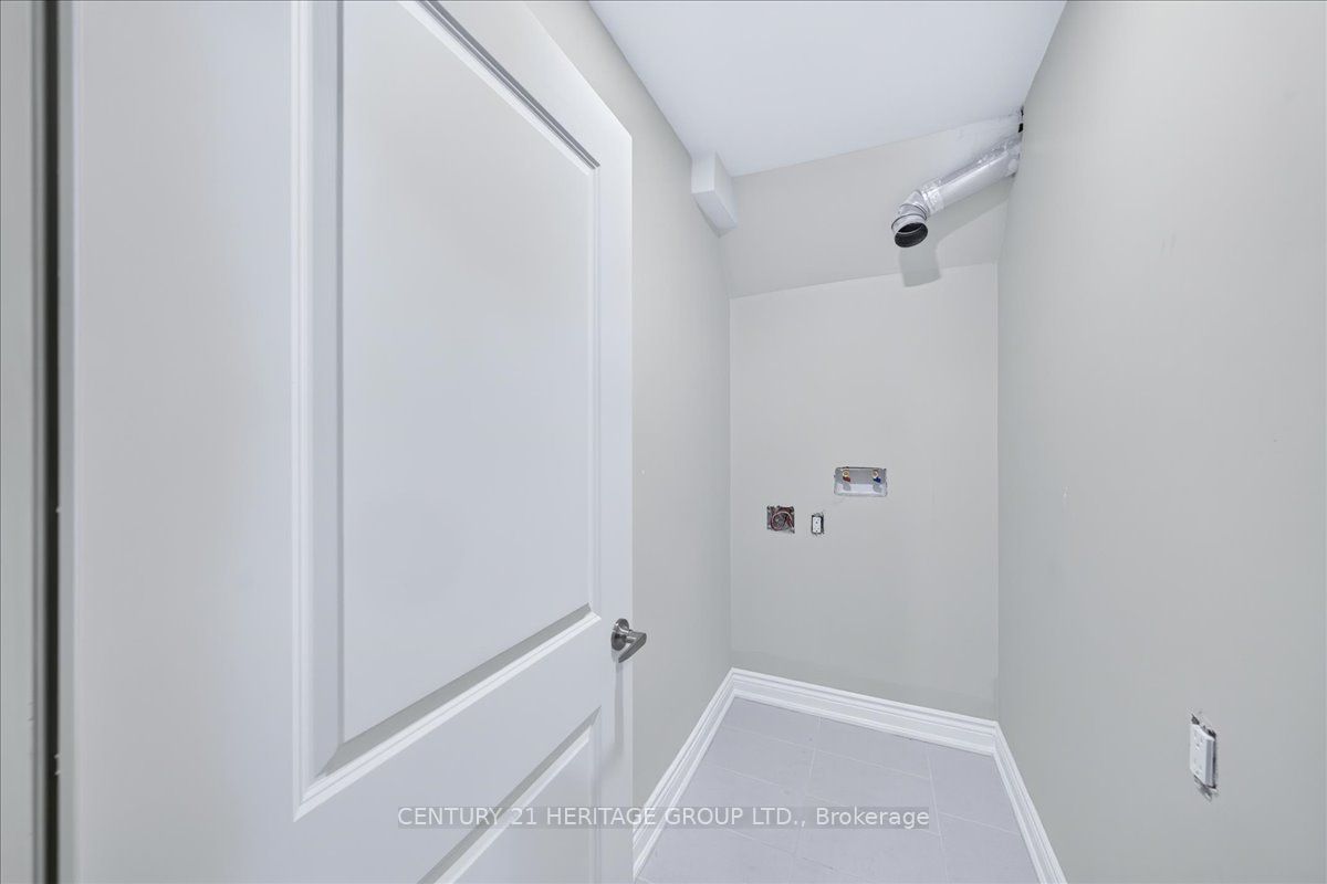 19 Reynolds Avenue Property Photo 40