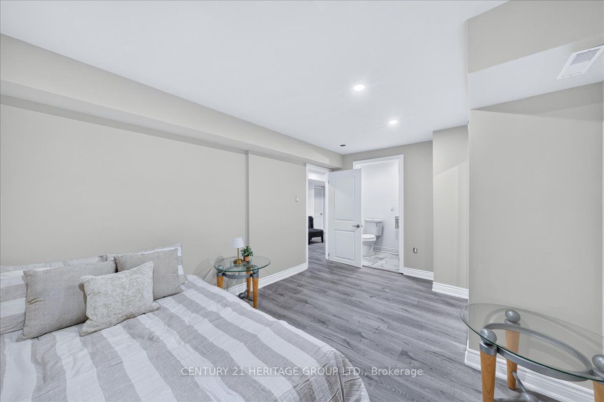 19 Reynolds Avenue Property Photo 42