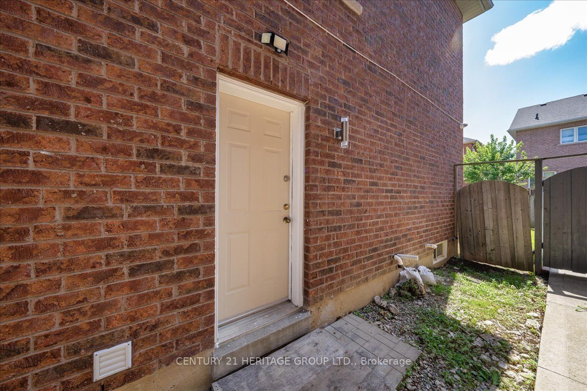 19 Reynolds Avenue Property Photo 45